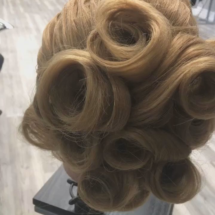Laila's Hair Design - Hair Salons Near Me - Hamilton, Ontario