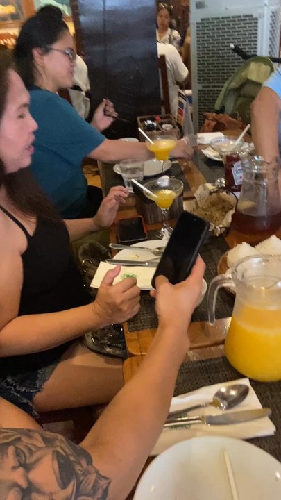 Hobbit Tavern - Family Lunch - Pubs Near Me - Malay, AKL