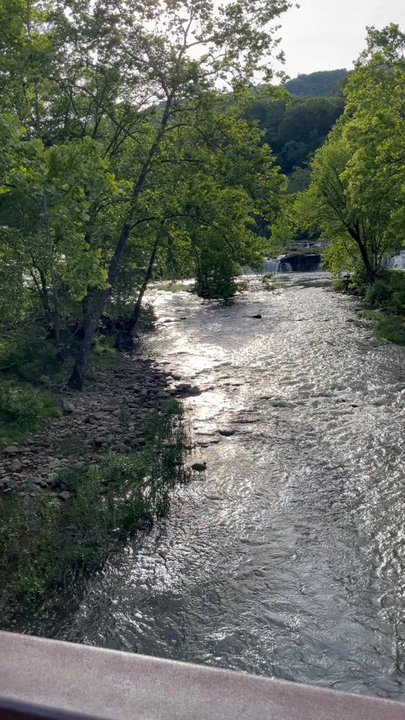 The Sandstone Falls - Movie - Hiking Near Me - Hinton, West Virginia