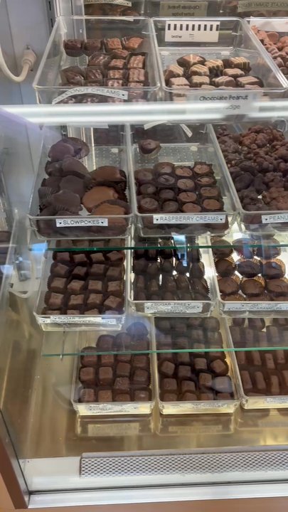 Liled's Candy Kitchen - Chocolate and ice cream display - Candy Stores Near Me - Vallejo, California