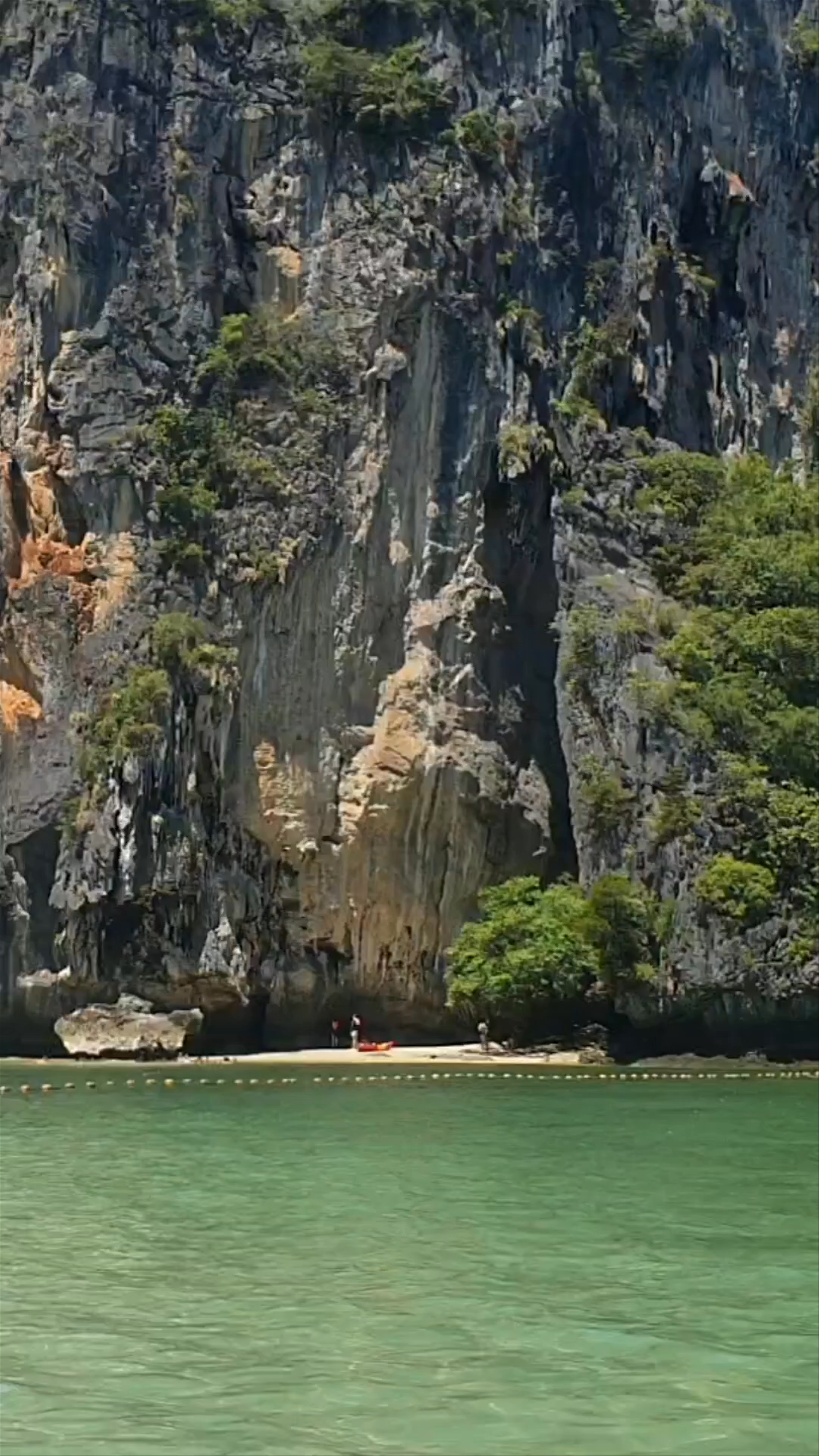 Phra Nang Beach: Majestic Cliffs and Crystal Waters in Ao Nang, Krabi