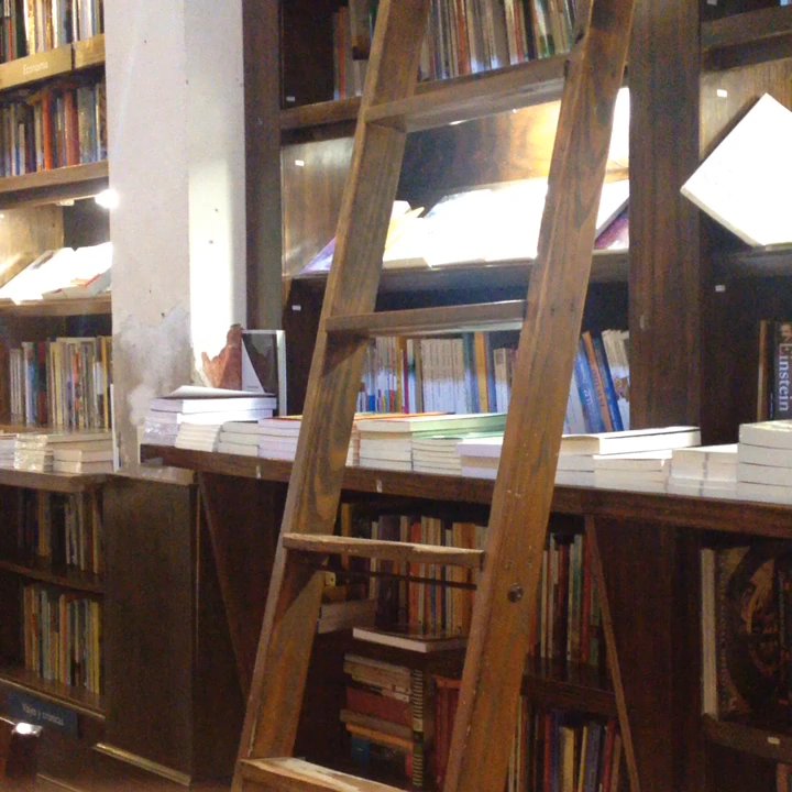 Libros del Pasaje - Jajaja tenia mas zoom de lo esperado :D - Bookstores Near Me - Buenos Aires, C