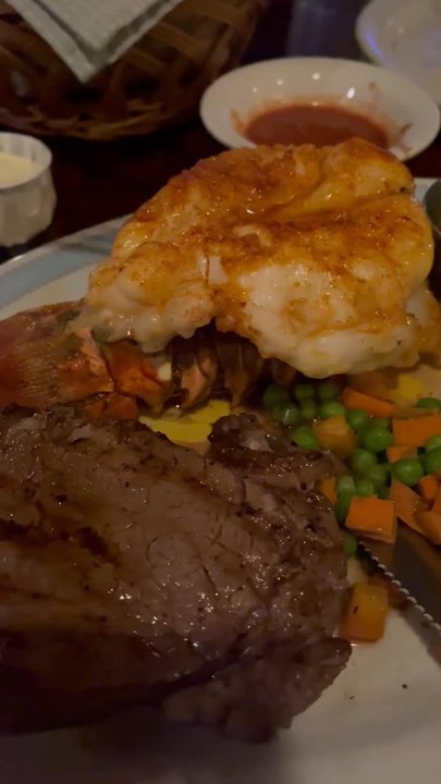 HMS Bounty - steak and lobster - Bars Near Me - Los Angeles, California