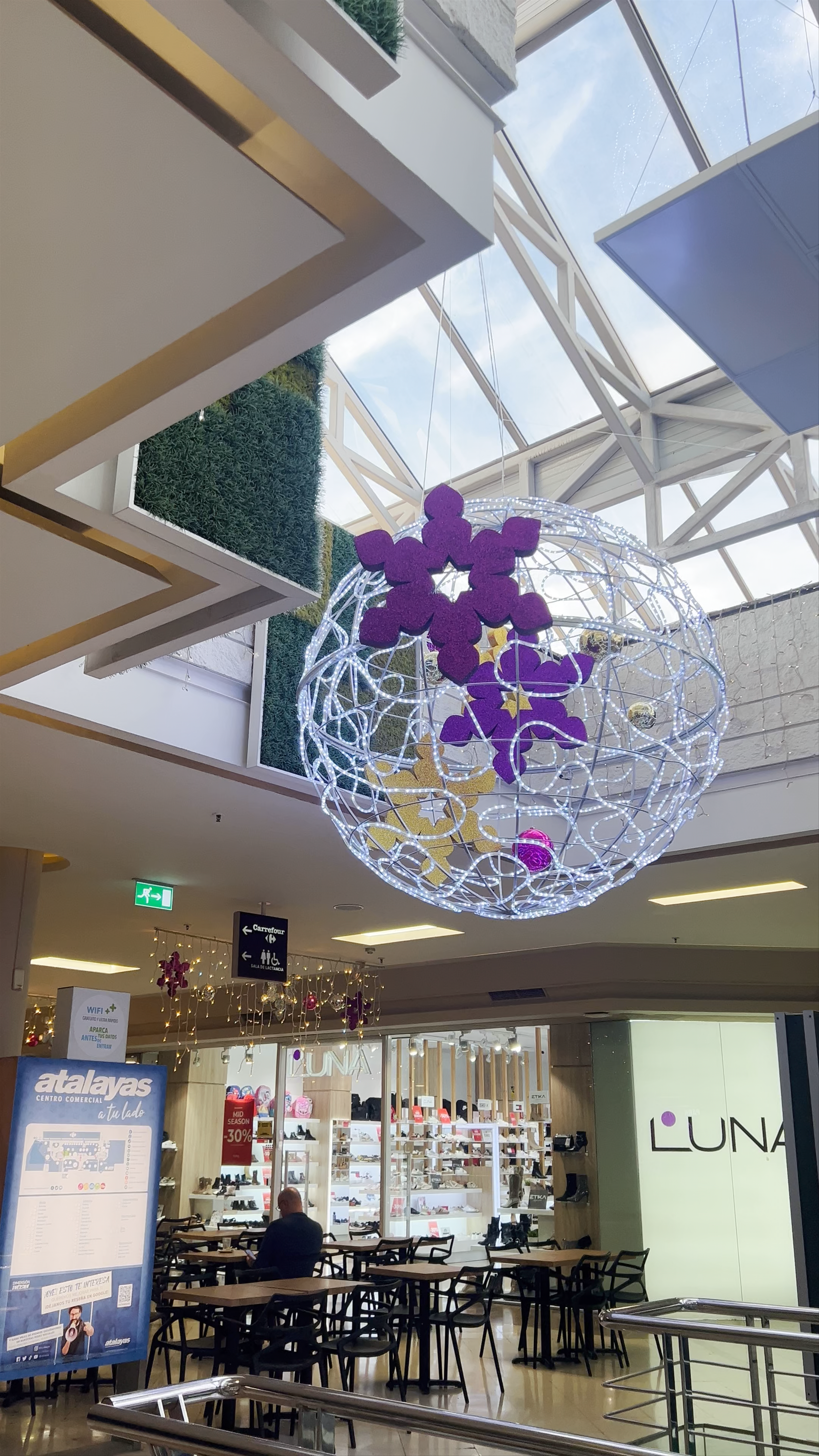 Centro Comercial Atalayas: Modern Shopping and Festive Vibes in Puente Tocinos