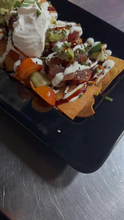 Maui Brewing - Poke Nachos - Brewpubs Near Me - Lahaina, Hawaii