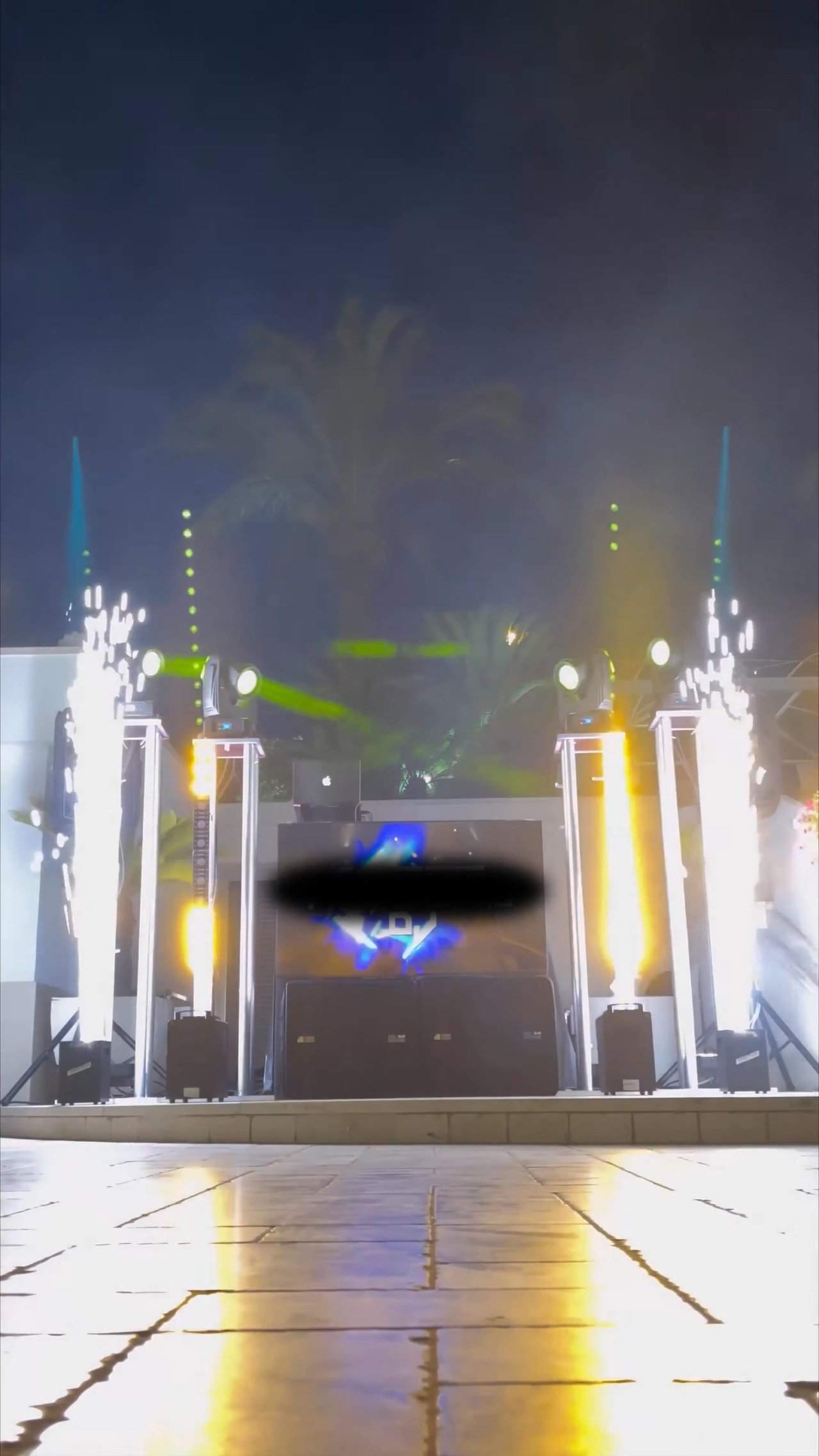 DJ Gius - Audio & Lights - 4 x towers (Option B) - video
