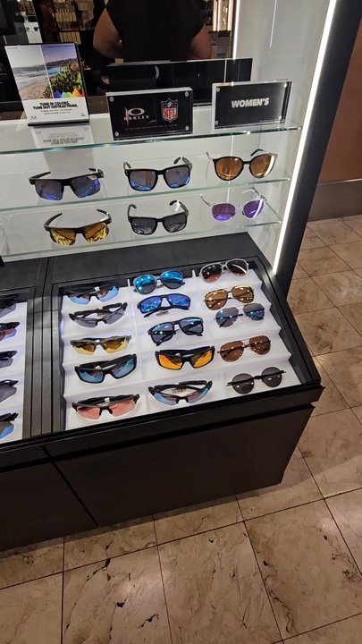 Sunglass Hut - Oakley - Sunglasses Near Me - Northridge, California