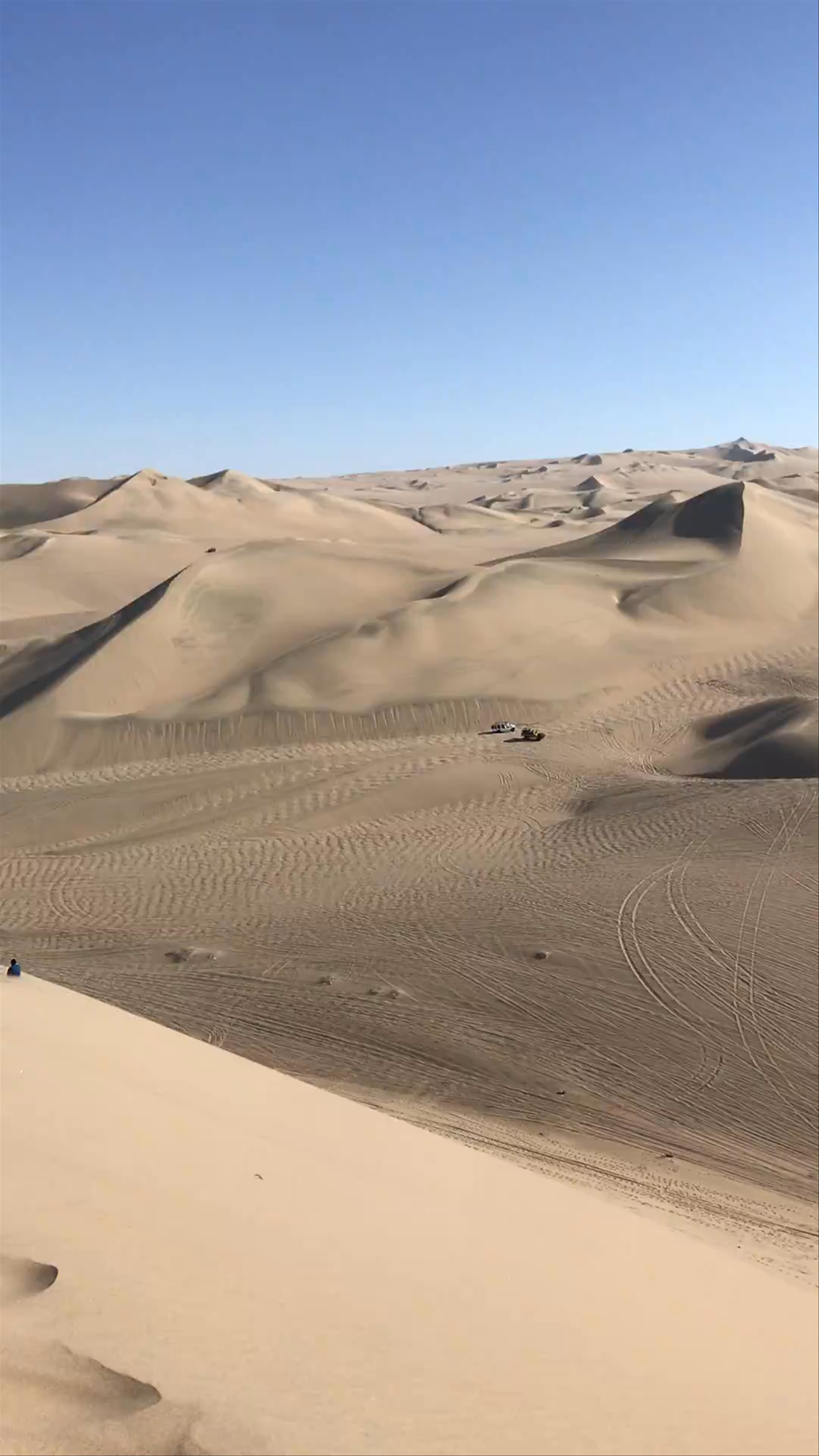 Huacachina Oasis: Desert Magic in Peru's Sand Dunes