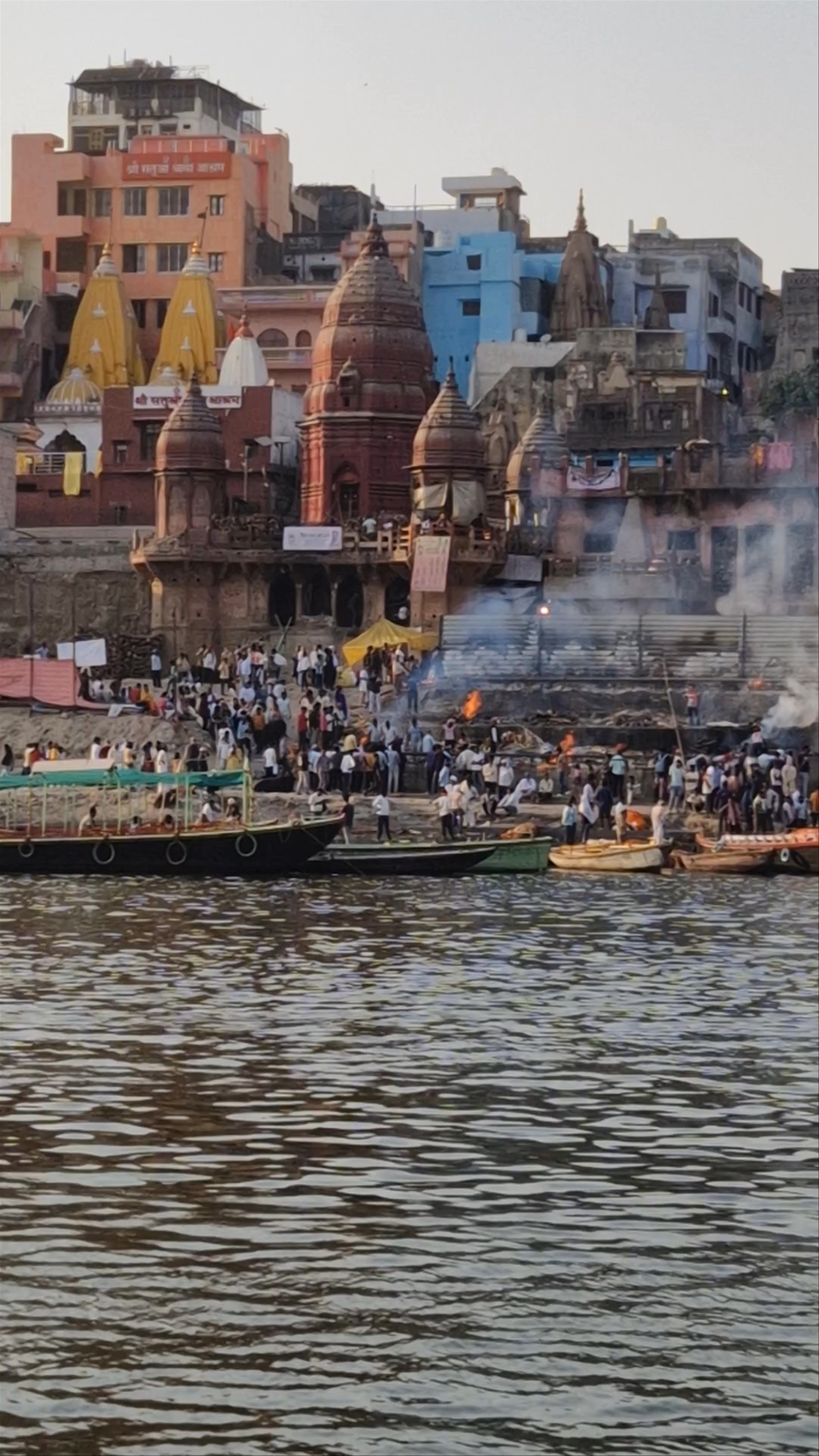 Manikarnika Ghat: Spiritual Life Along the Ganges in Varanasi