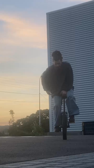 riu set: ONE HANDED OUT BACKFLIP