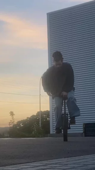 riu set: ONE HANDED OUT BACKFLIP