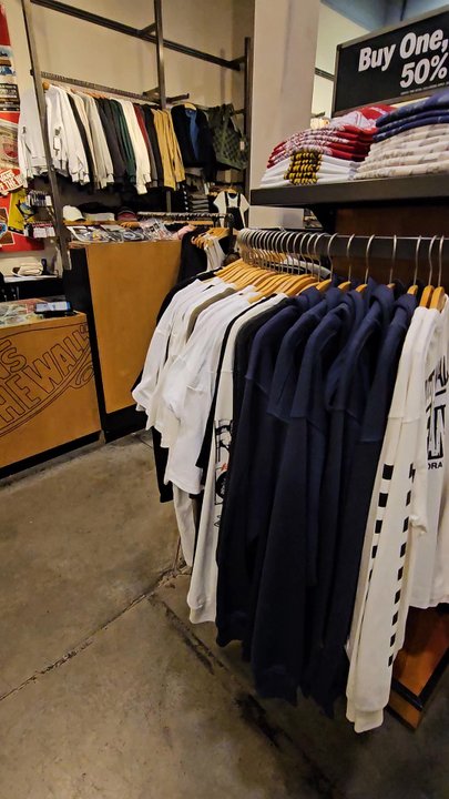 Vans - Inside the store - Shoe Stores Near Me - Simi Valley, California