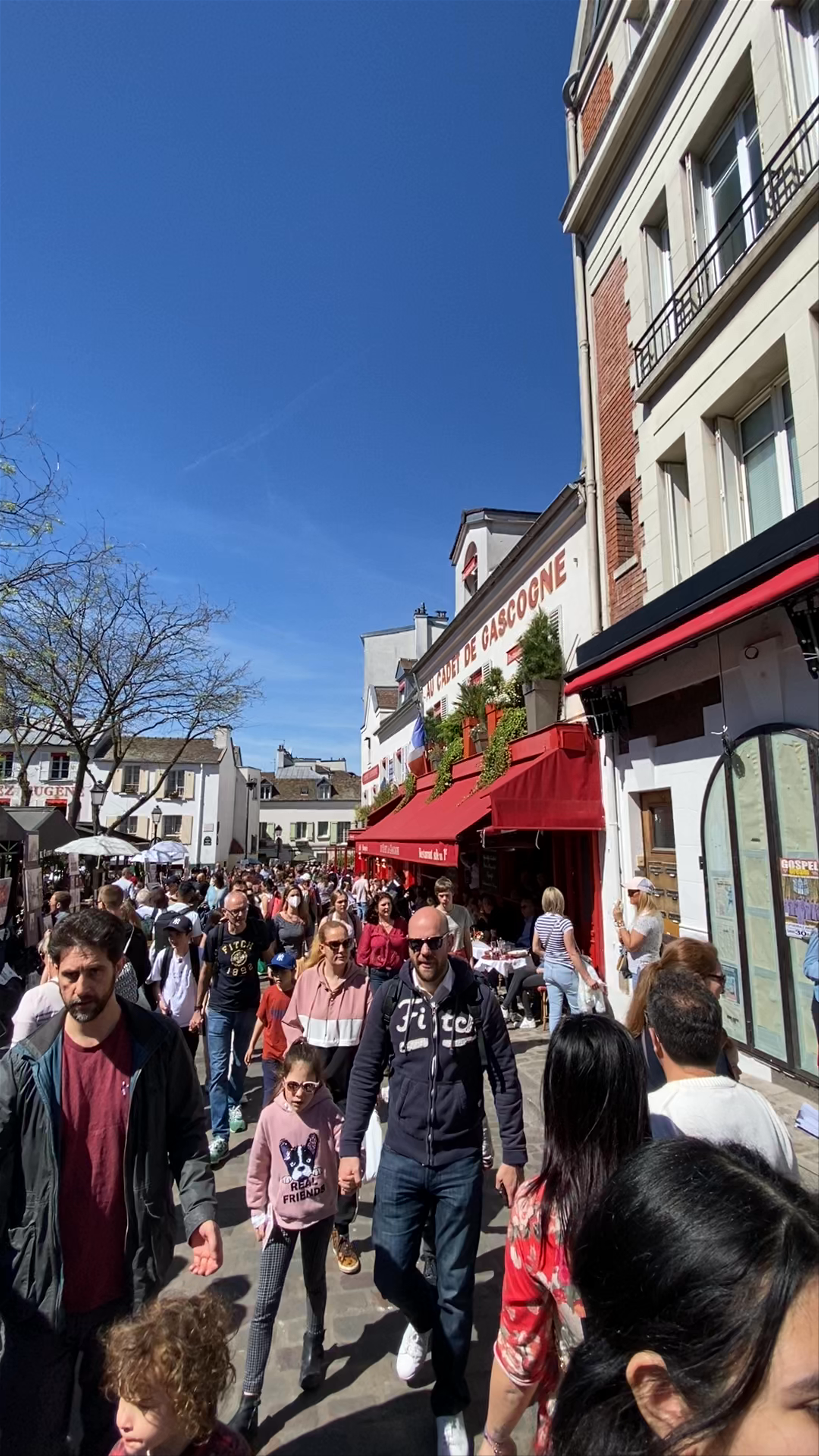 Place du Tertre: Artistic Buzz in the Heart of Paris