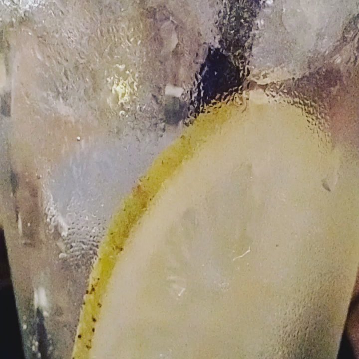 Almacén de Pizzas - Gin tonic - Pizza Near Me - Castelar, B