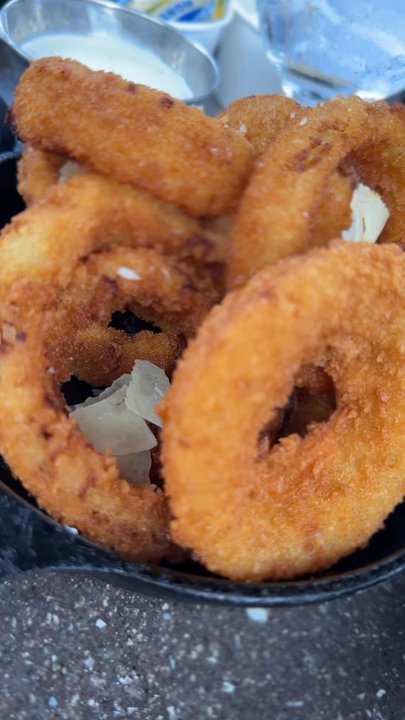 Jackalope's Bar and Grill - Onion ring perfection. Tomato soup and grilled bread. - American Near Me - Fish Camp, California
