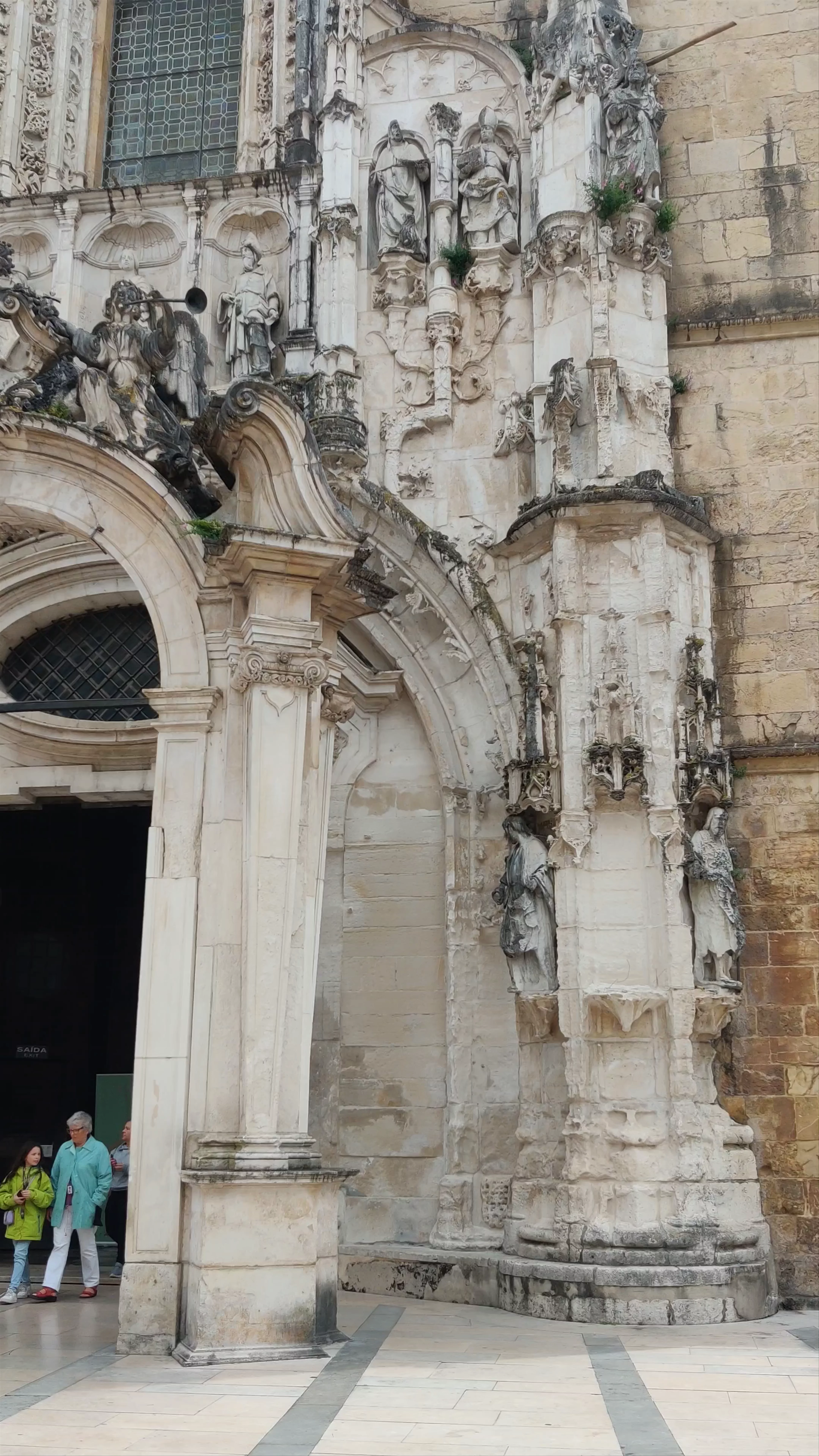 Igreja de Santa Cruz, Praça 8 de Maio, Coimbra, Portugal