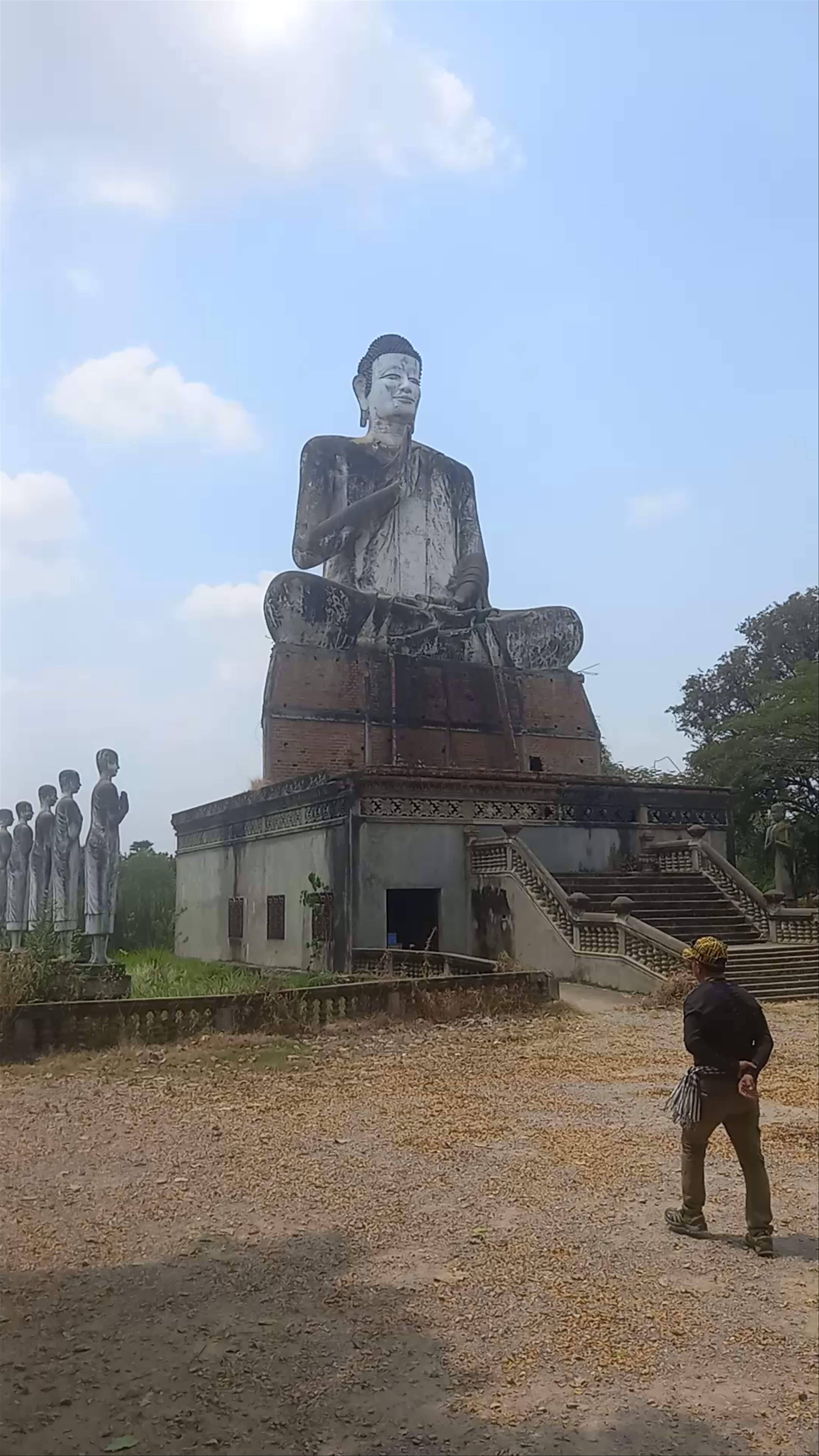 Giant Buddha Statue