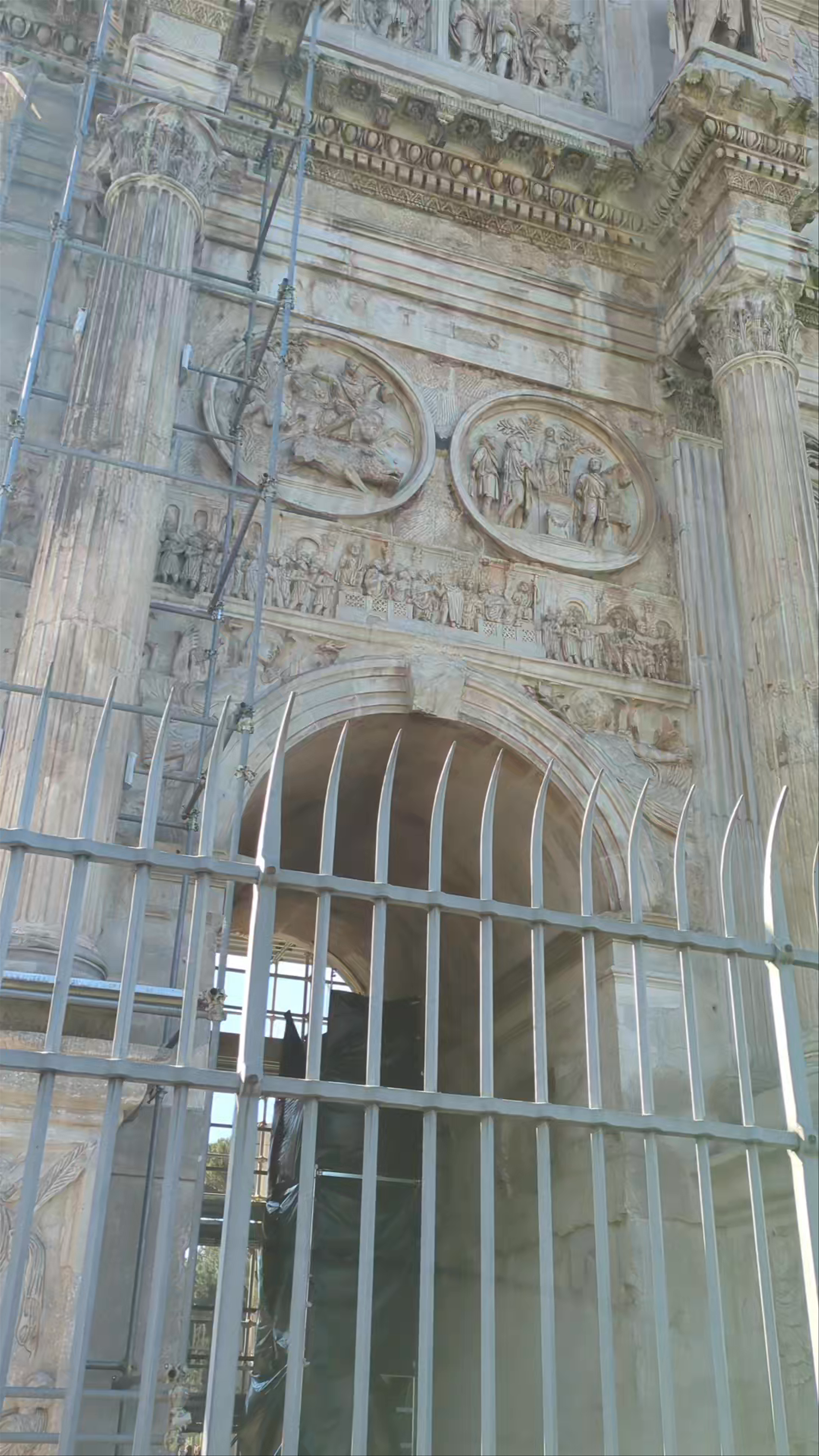Arco di Costantino: Majestic Roman Triumph in Rome
