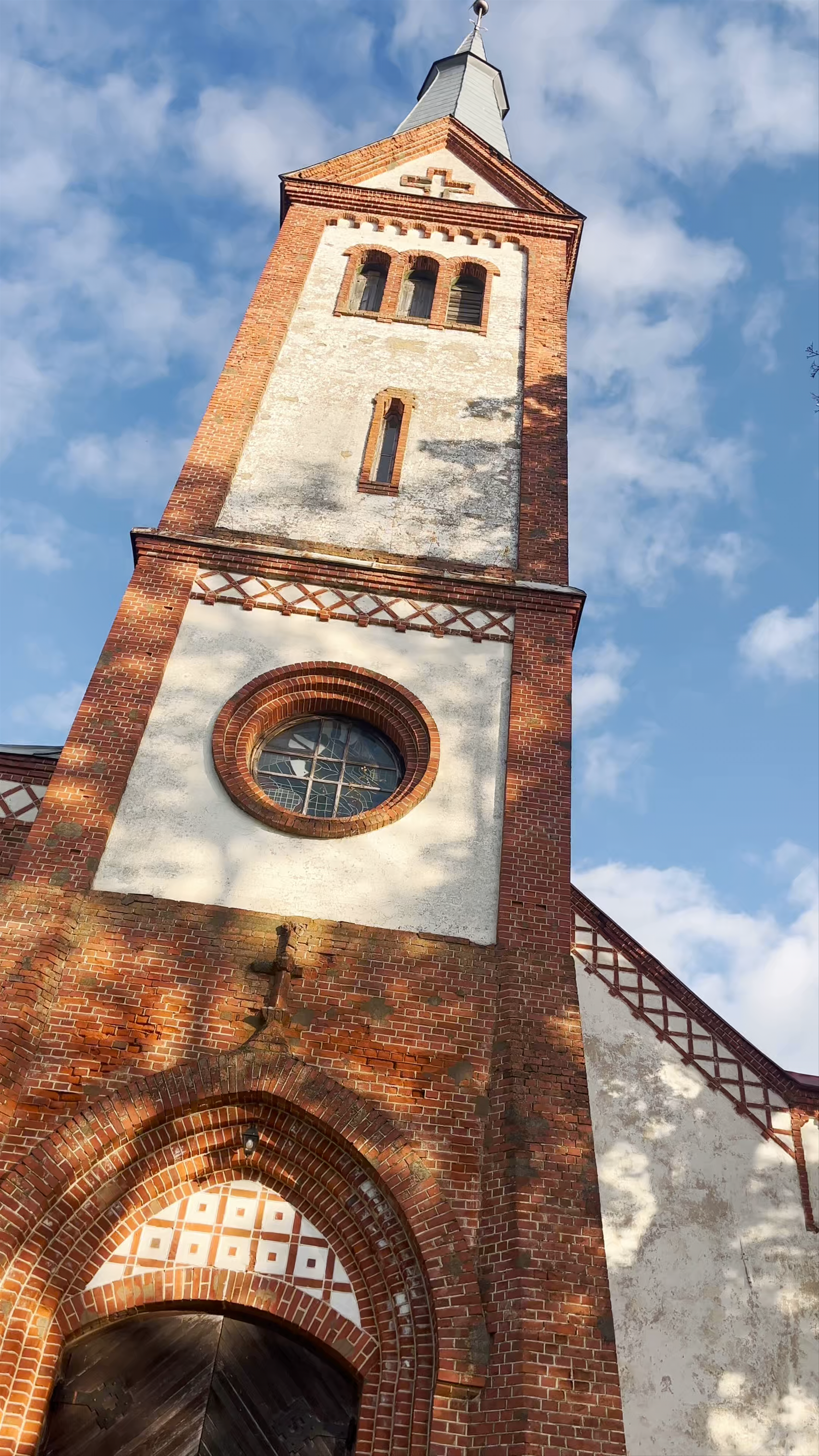 Krimulda Evangelical Lutheran Church: A Gothic Revival Gem in Latvian Countryside