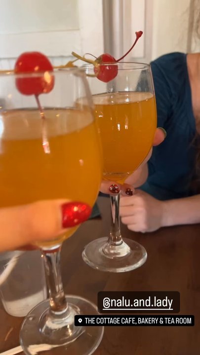Corner Perk - Peach with bubbles ! So yummy. Don't remember the name! - Cafes Near Me - Bluffton, South Carolina