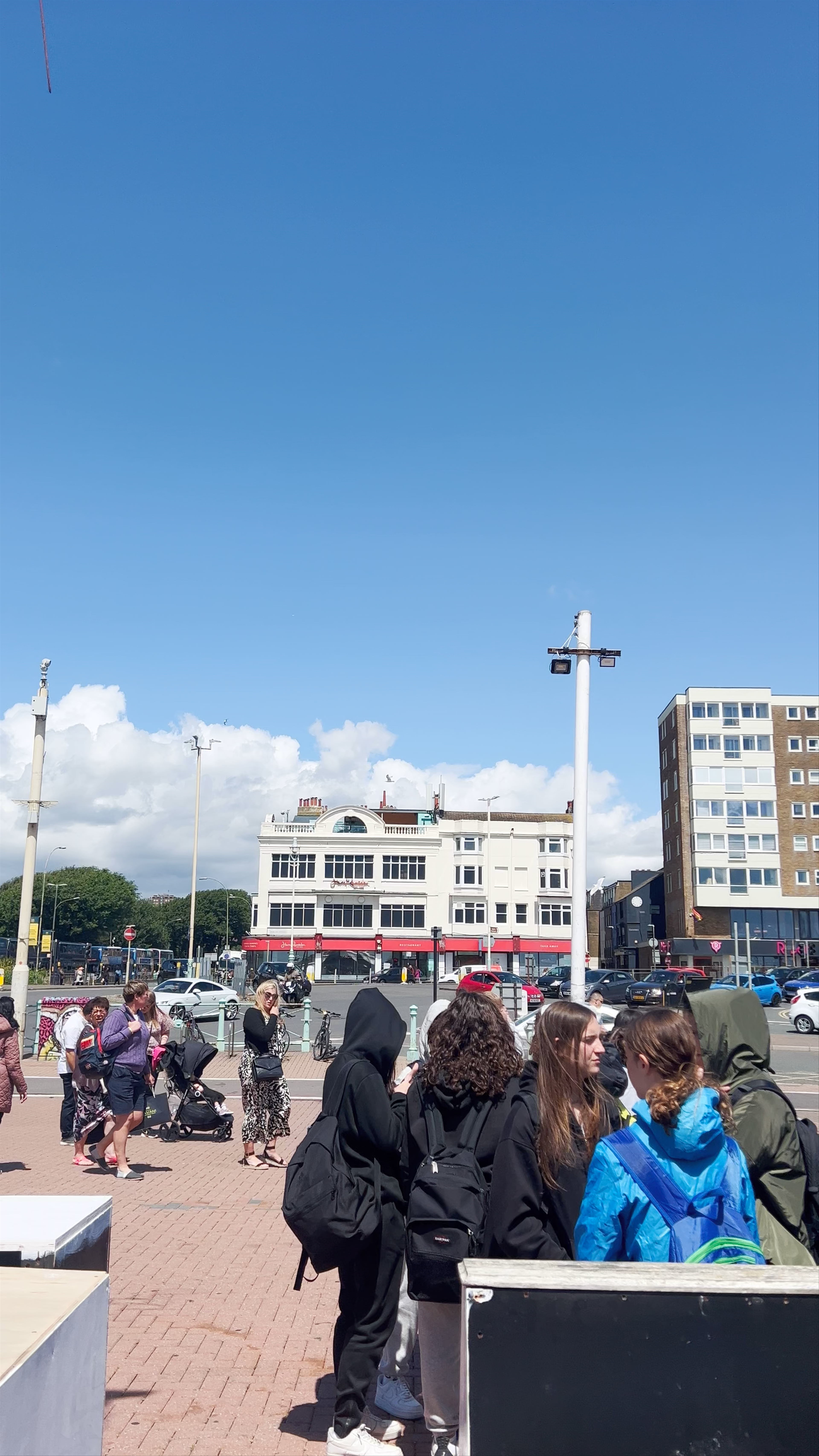 Brighton Palace Pier: Lively Summer Vibes on England’s Iconic Seafront