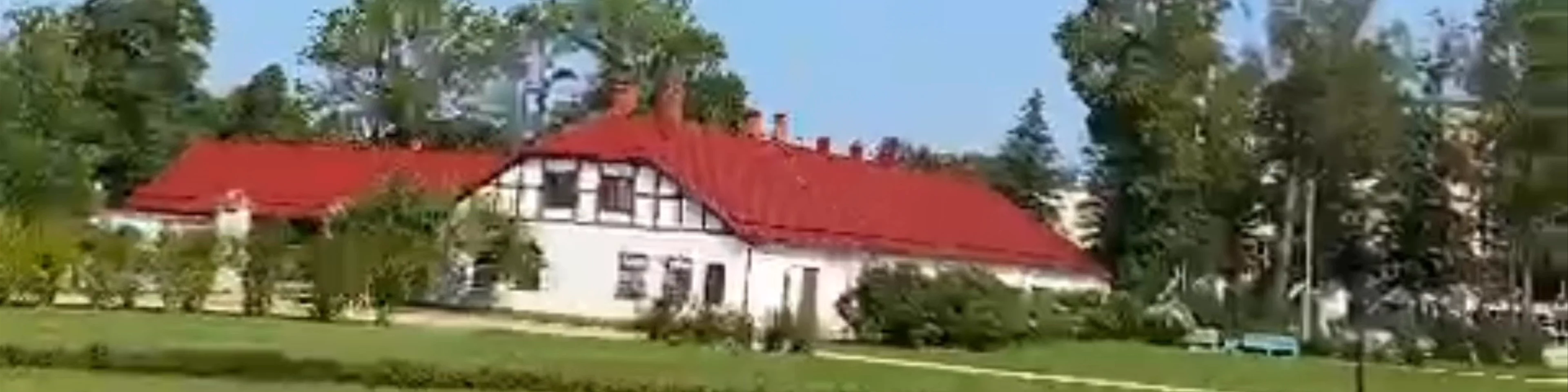  Grāfu Plateru pils komplekss ar parku