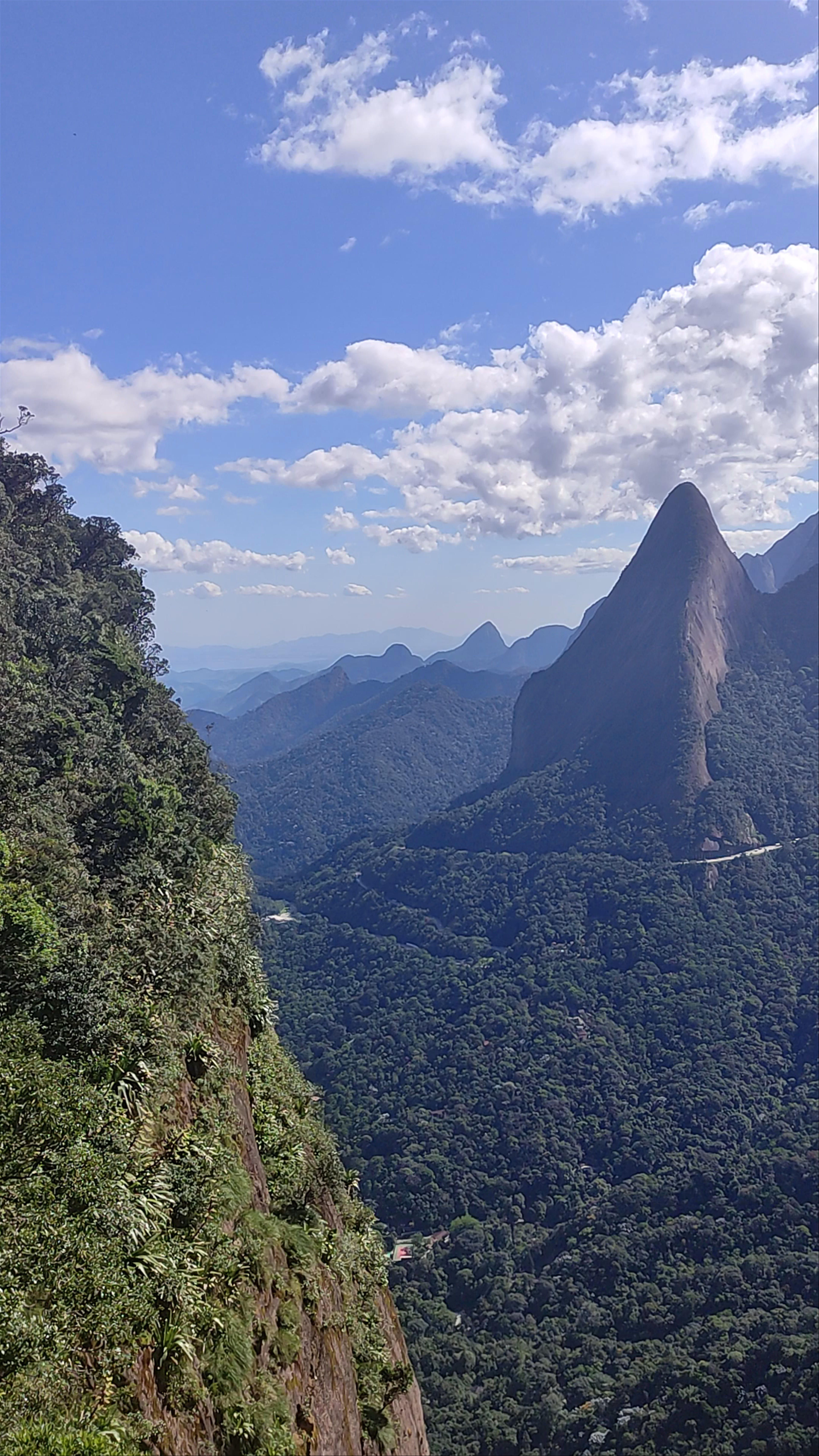 Pedra do Elefante - Rodovia Santos Dumont - Jardim Meudon