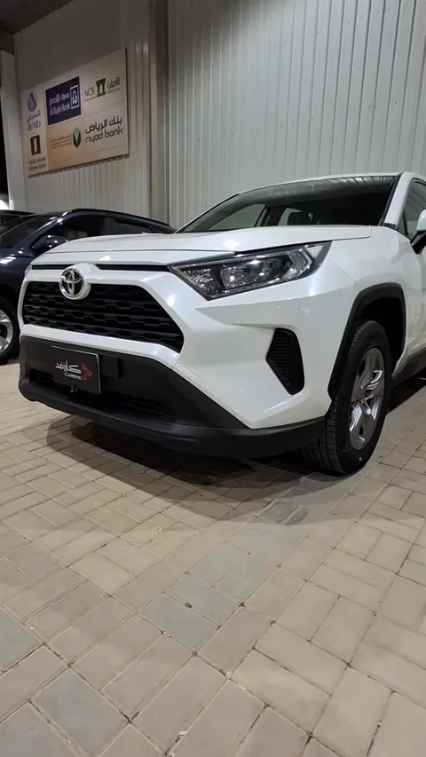 تويوتا راف فور LE 2022