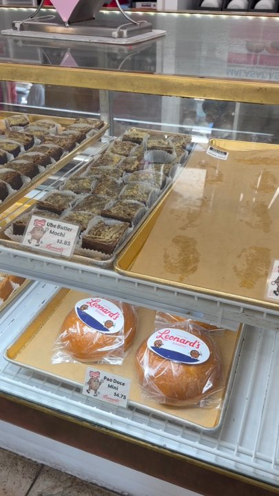 Leonard's Bakery - Bakeries Near Me - Honolulu, Hawaii
