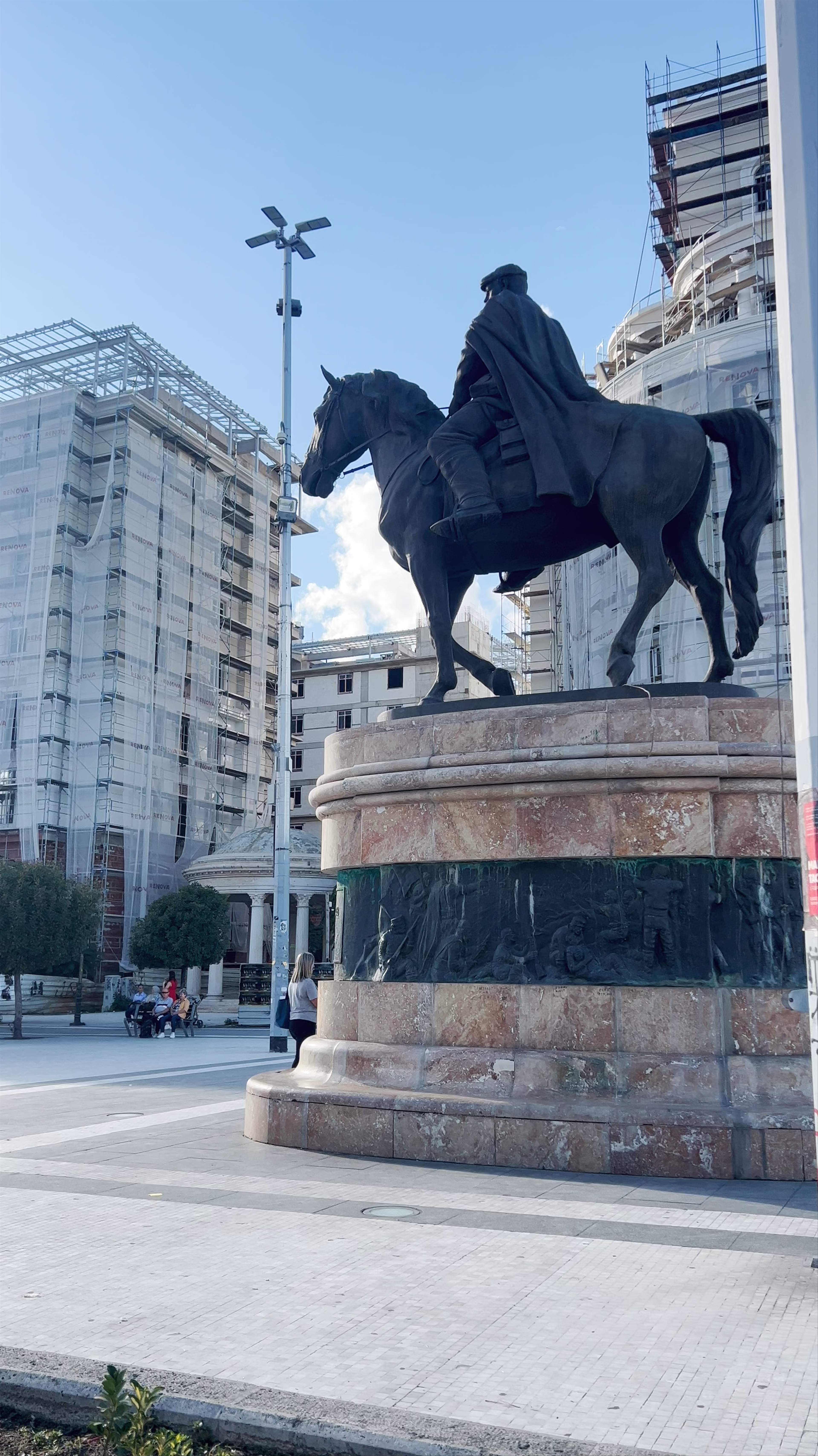 Monument Dame Gruev