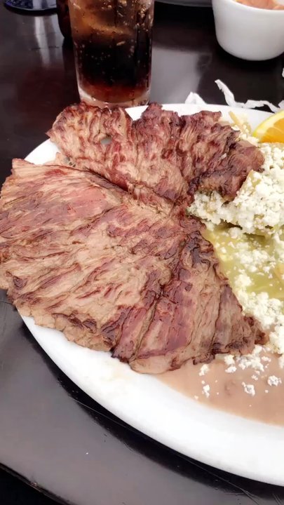 Los Compadres - Chilaquiles Con Carne Asada - Mexican Near Me - Long Beach, California