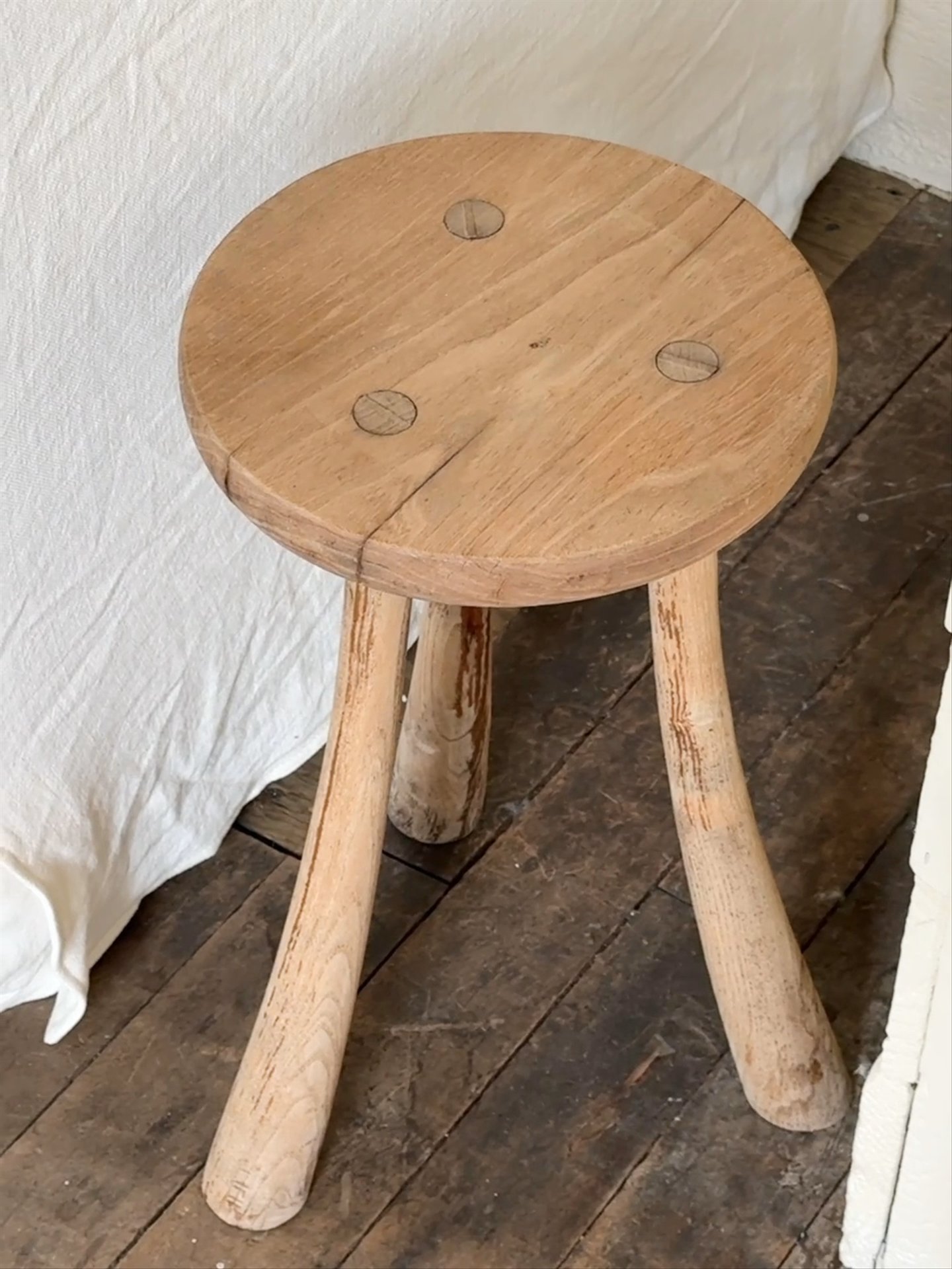 Le Curved Leg Tripod Stool