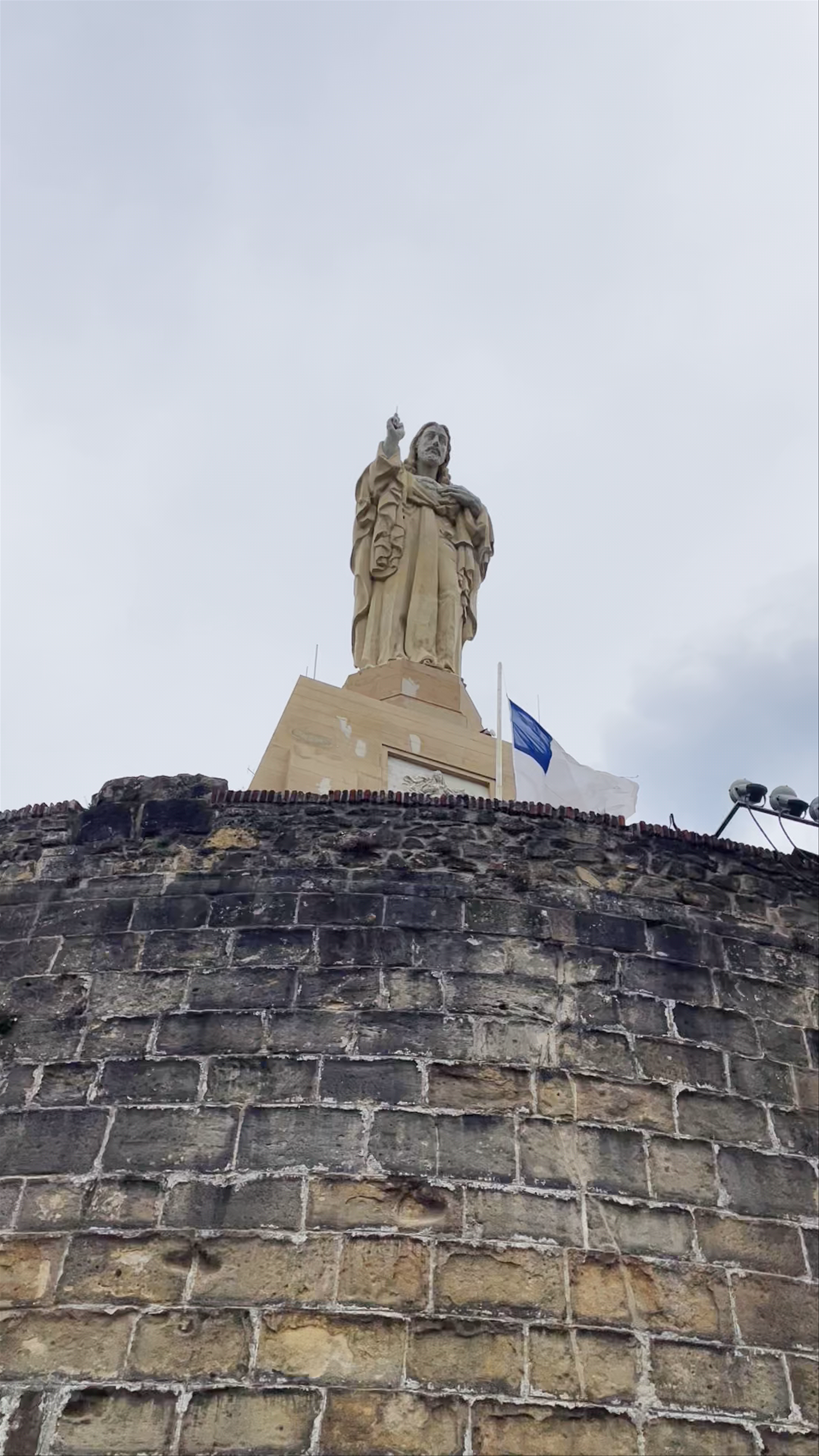 Estatua del Sagrado Corazón de Jesús