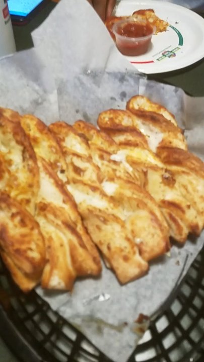 Round Table Pizza - Pizza Near Me - Indio, California