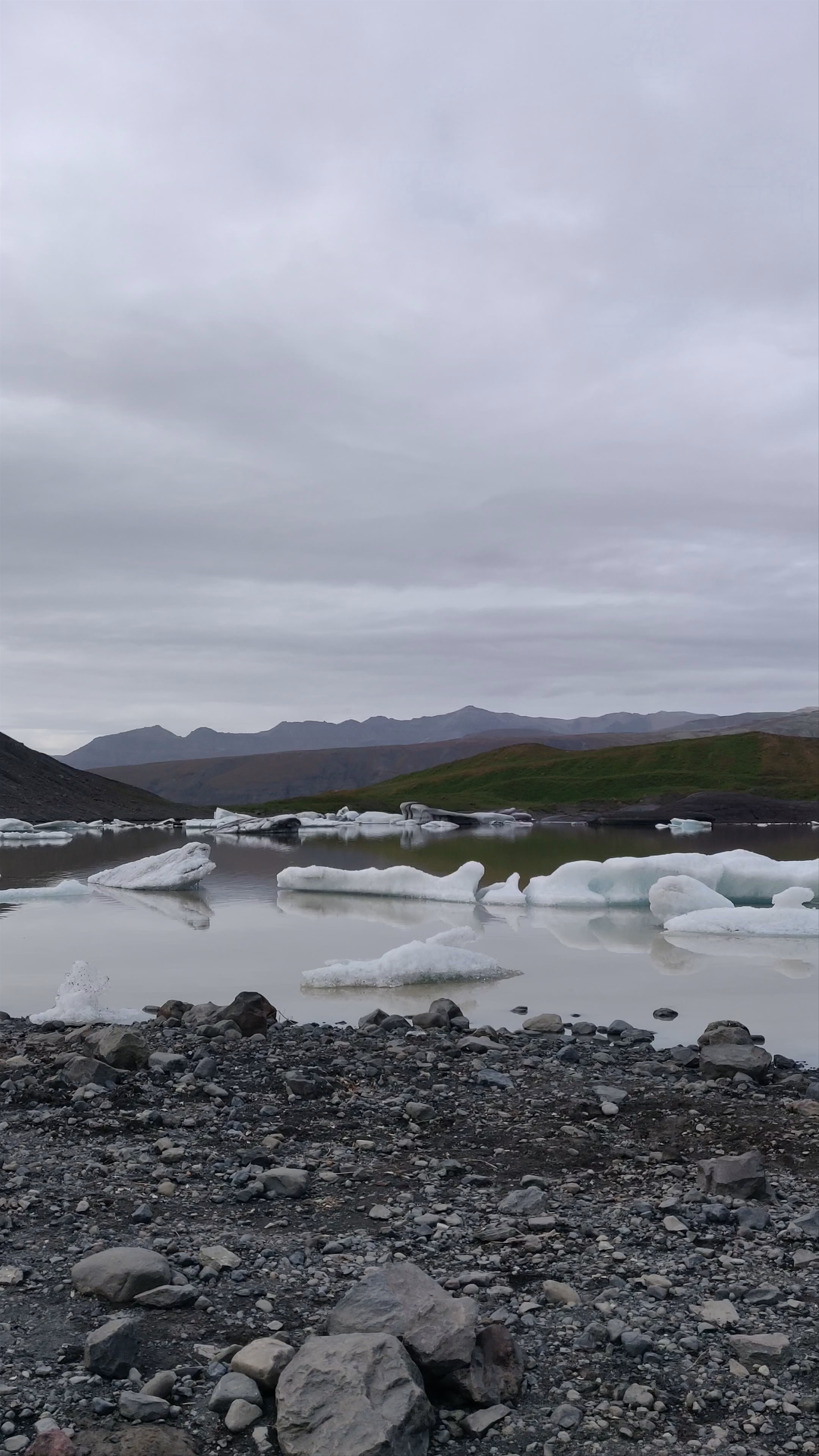 Vatnajokull Glacial Lagoon: Pristine Arctic Majesty in Iceland