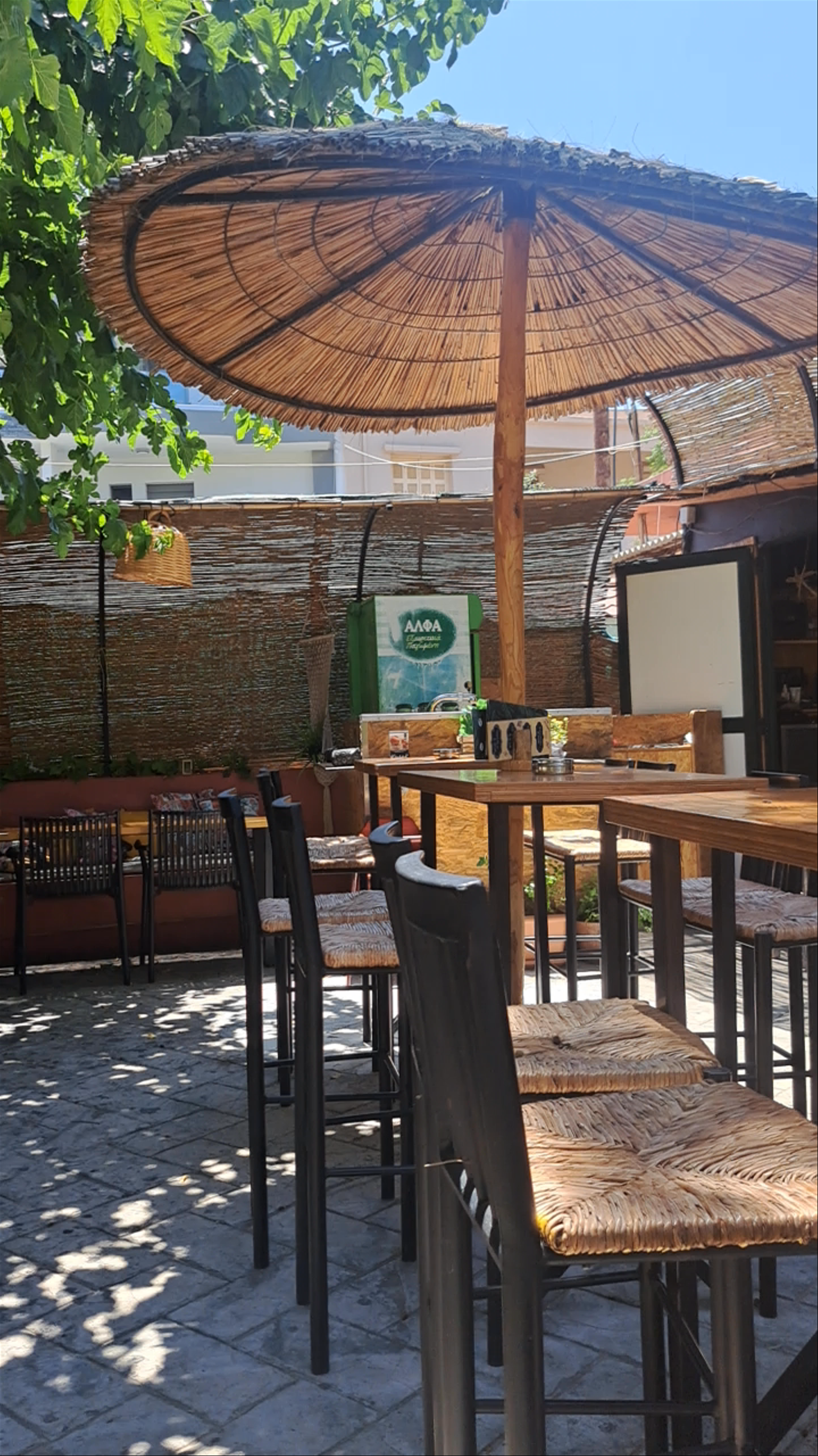 Finikas Raki-Taverna