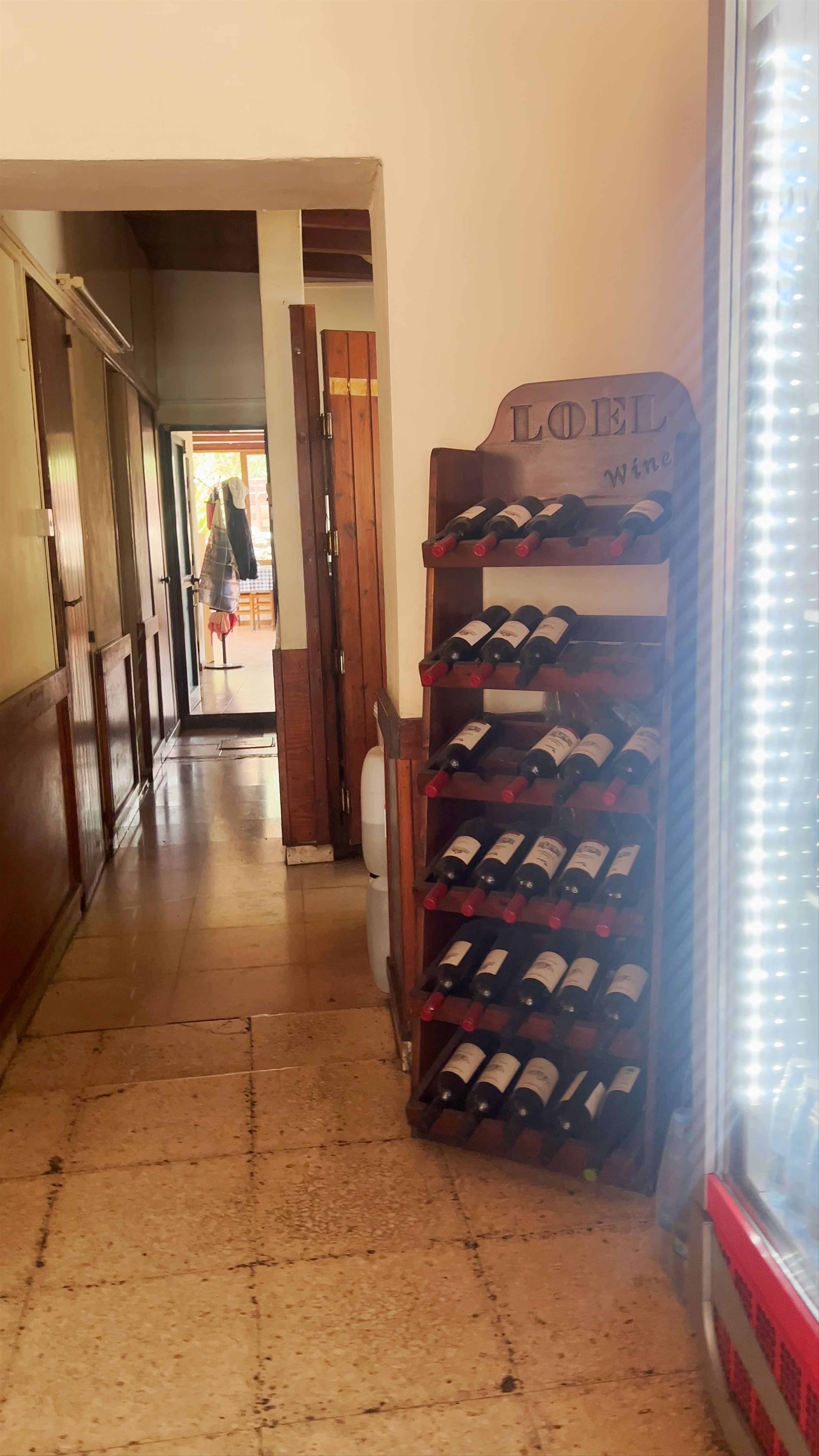 Minas Tavern: Cozy Local Dining Experience in Pafos, Cyprus