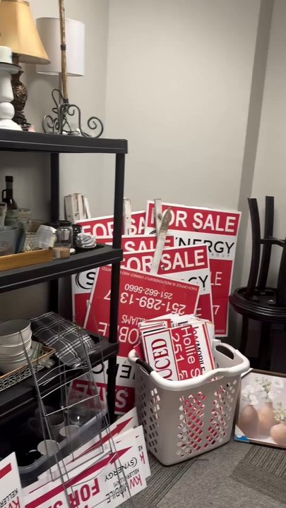 SYNERGY Realty Group - Keller Williams Mobile - Staging day let's see what's gonna work in this listing .... - Real Estate Agents Near Me - Mobile, Alabama