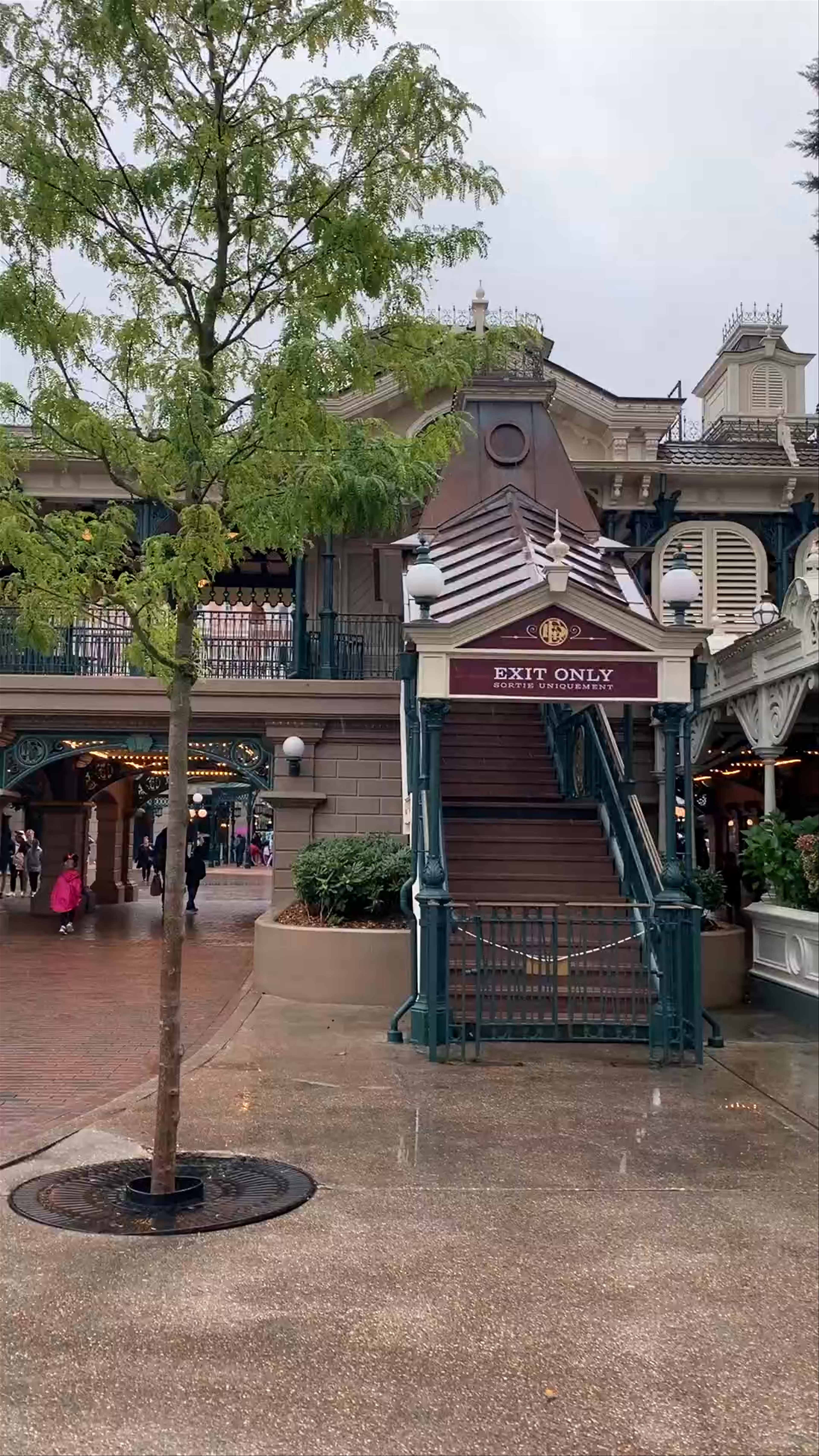 A Rainy Day at Disneyland Paris: Magical Atmosphere and Charm