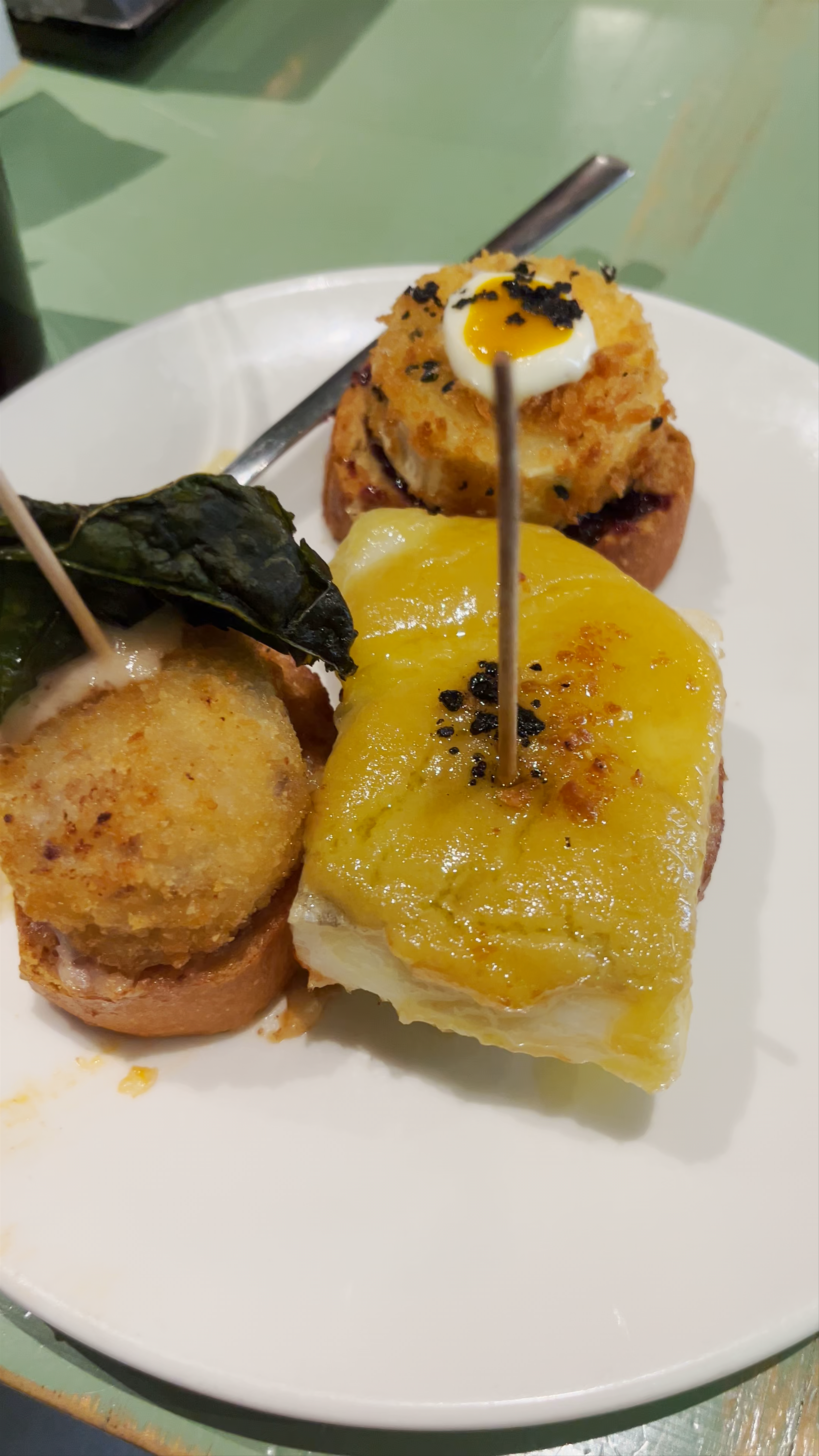 Tapas Delights at Arana Cafetería Restaurante in Bilbao