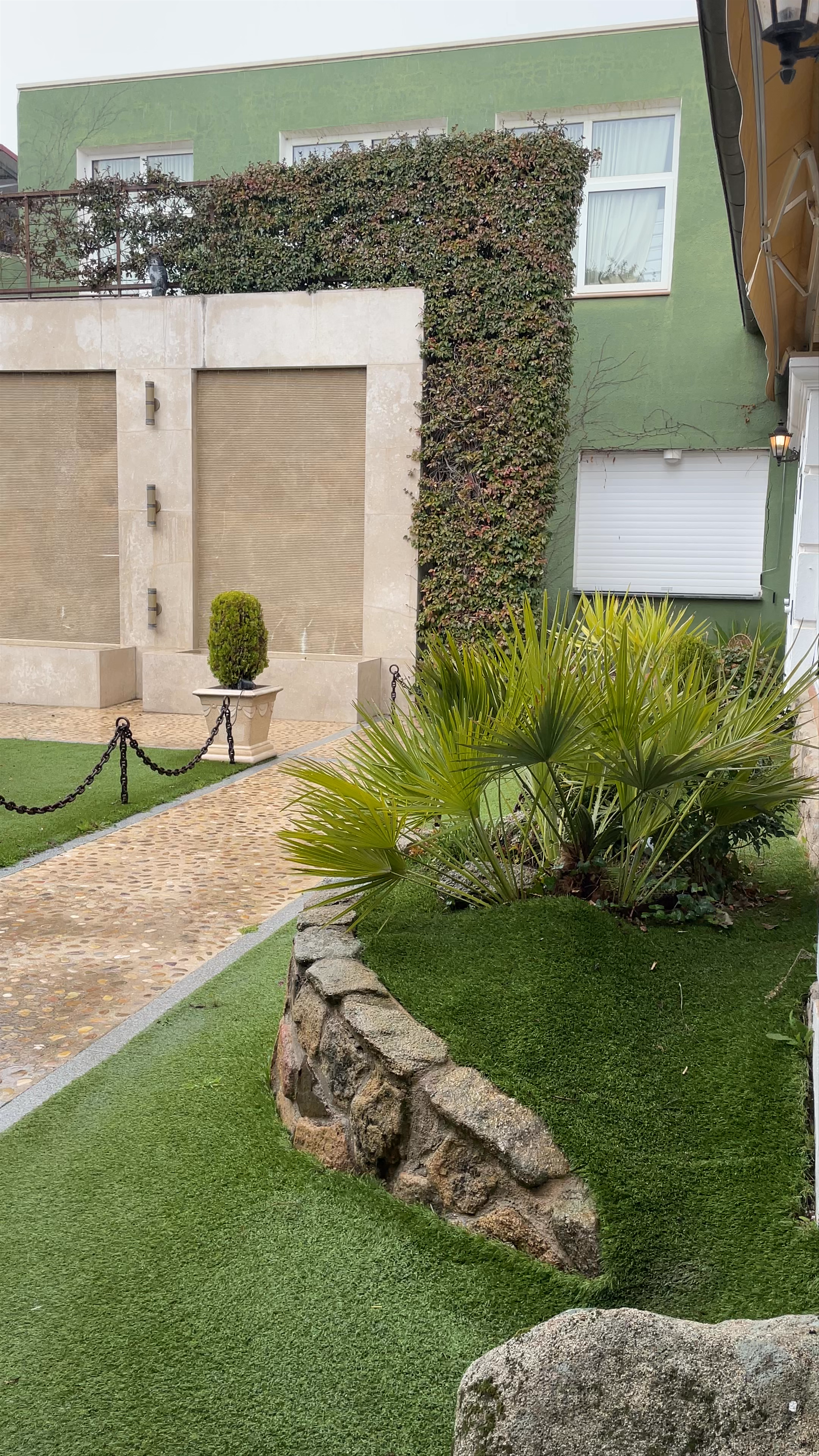 Charming Courtyard Escape at Complejo París, Illescas