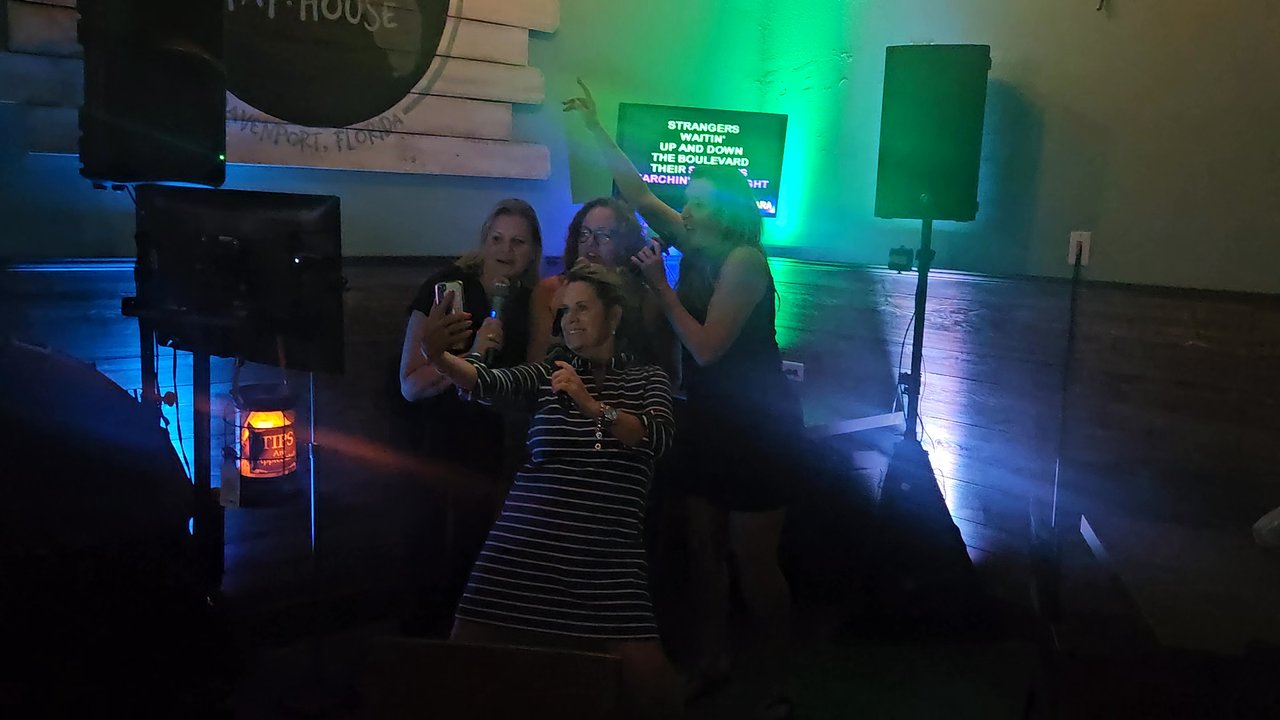 1845 Tap House - Love e karaoke here - Cocktail Bars Near Me - Davenport, Florida