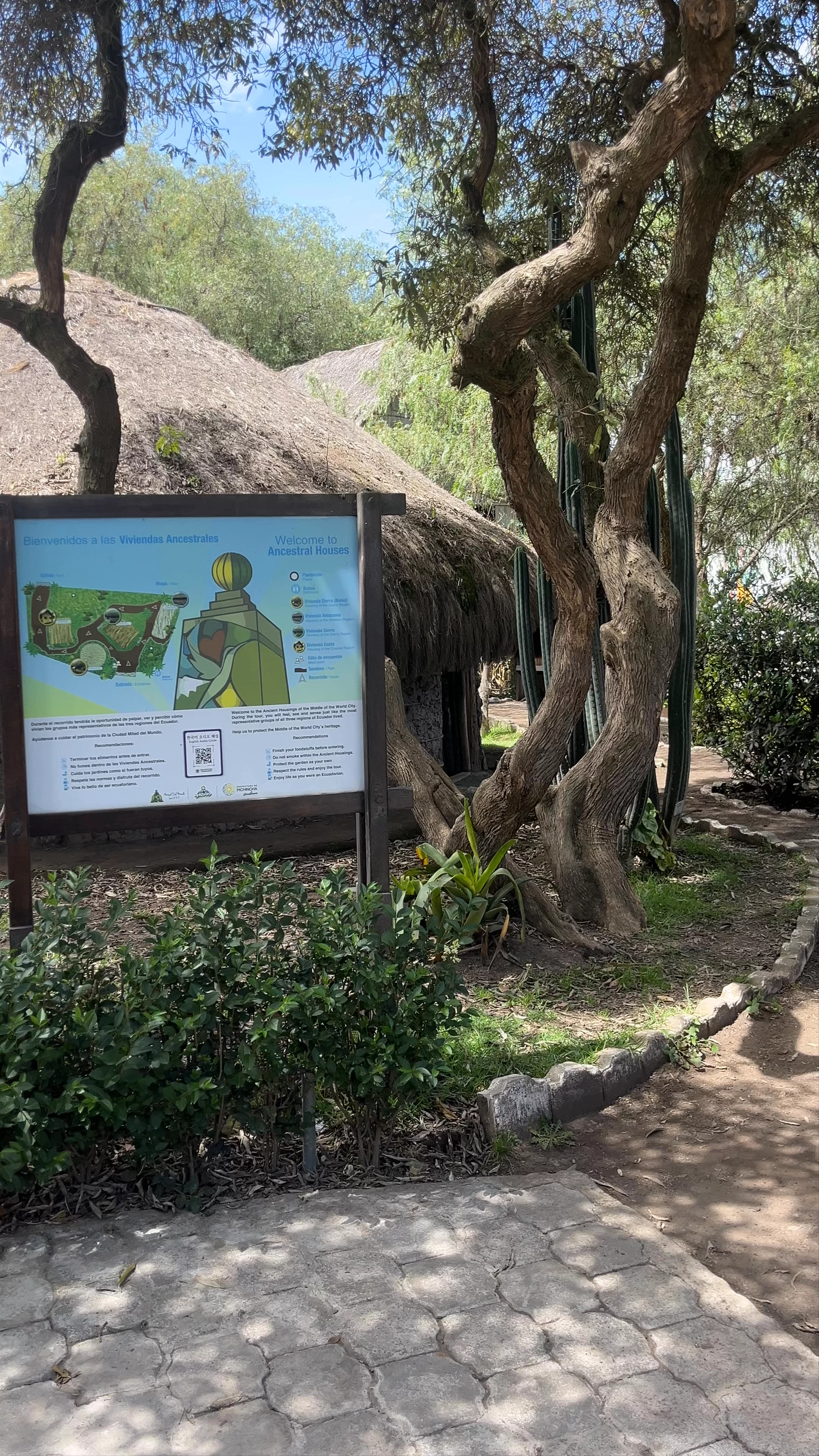 Viviendas Ancestrales - Ciudad Mitad del Mundo