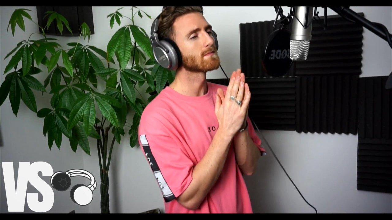 Jack Sings - Blinding Lights - video