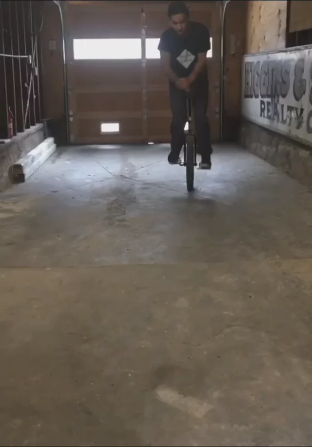 riu set: Outspin footjam