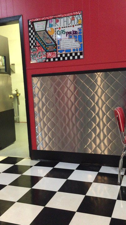 Dutch Mill Diner - Diners Near Me - Tillamook, Oregon