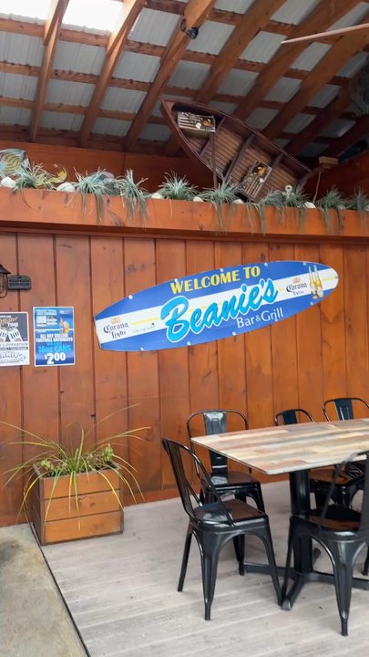 Beanie's Bar & Grill - Outside patio - American Near Me - Mount Joy, Pennsylvania