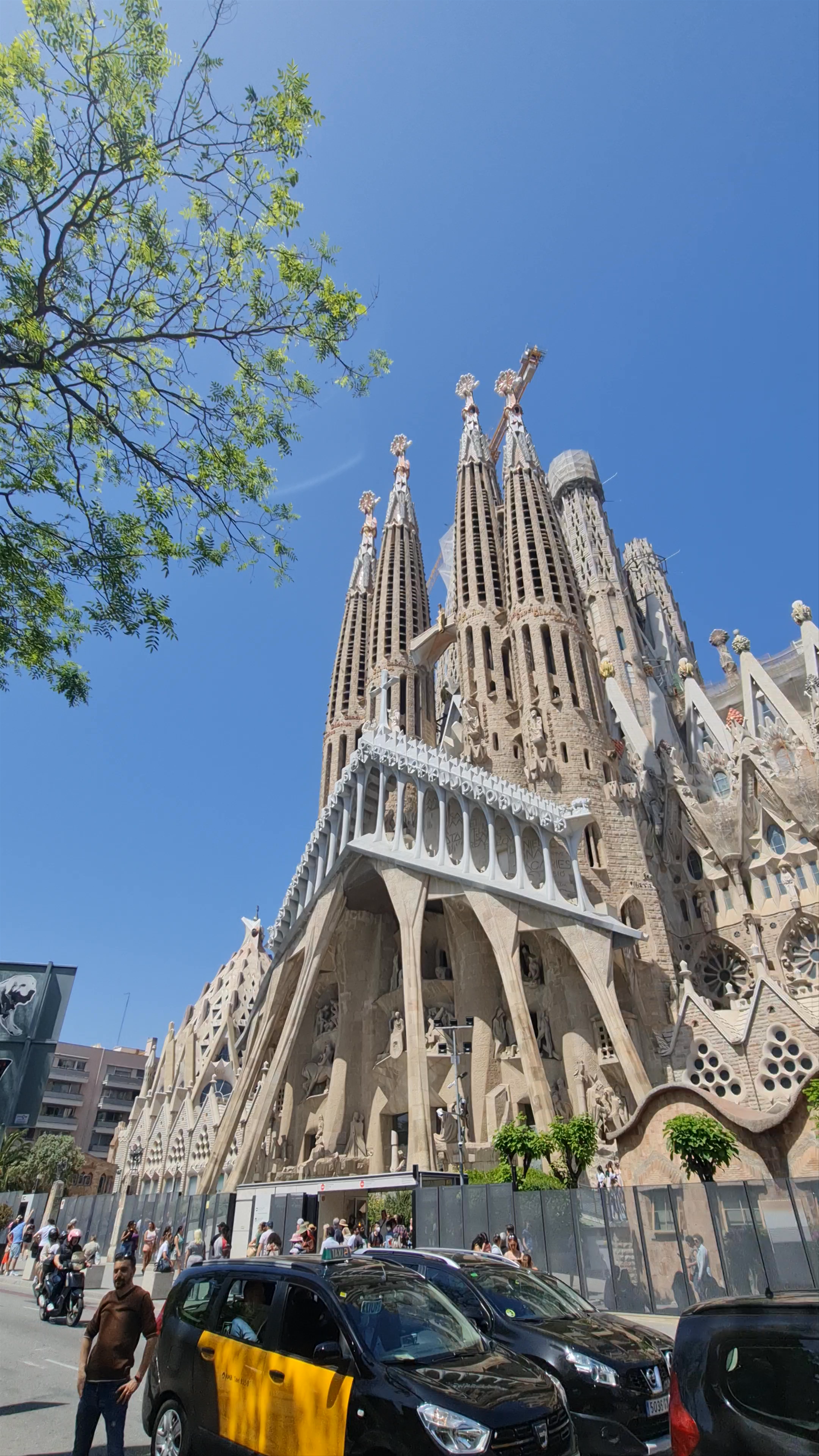 La Sagrada Familia: Gaudí's Masterpiece in Barcelona