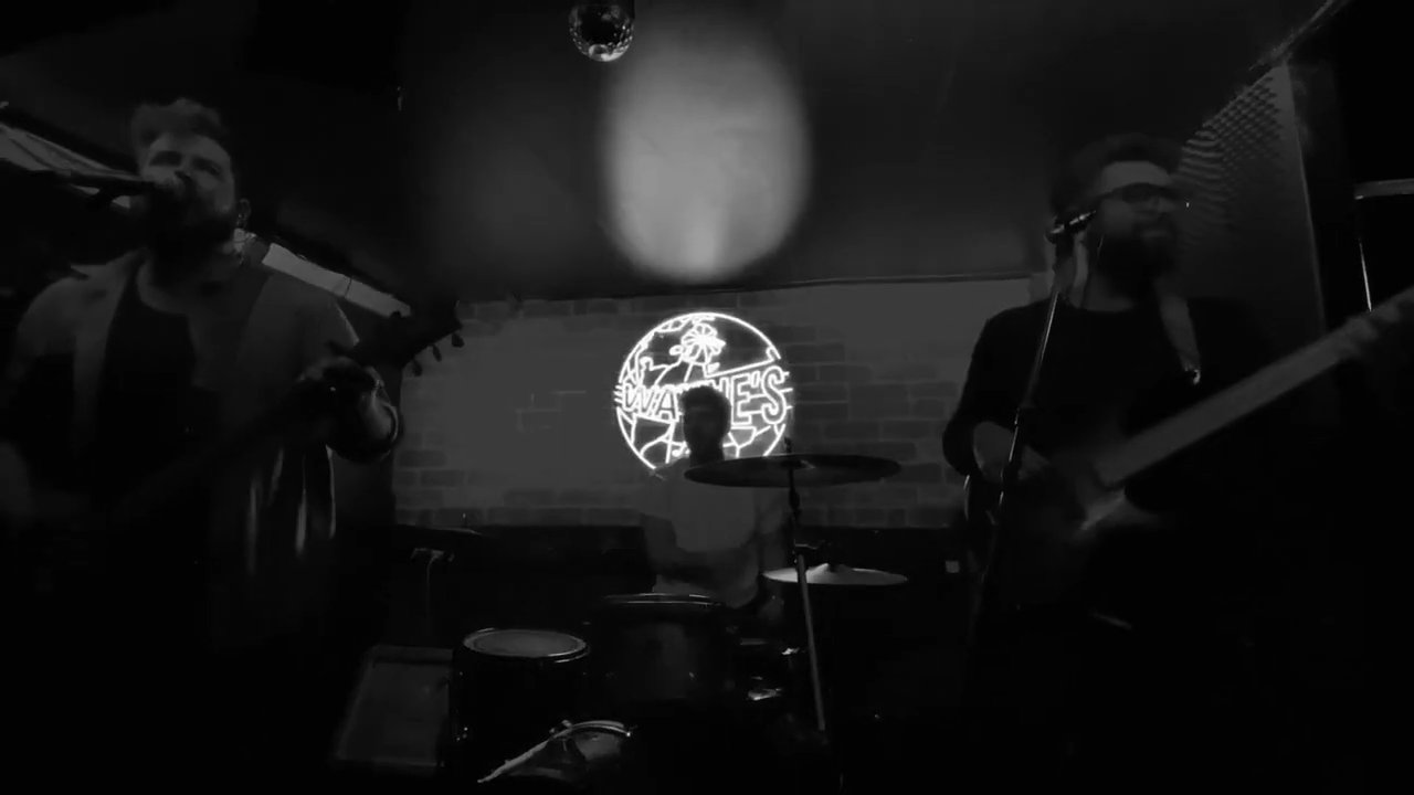 Live Cover Band @ Wayne's Bar Nice France - The Beat Chiefs - video 5