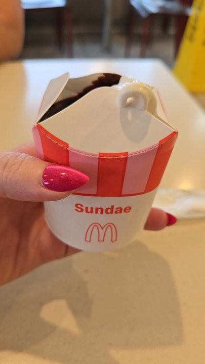 McDonald's - Sundae. March 2026 - Fast Food Near Me - Honolulu, Hawaii